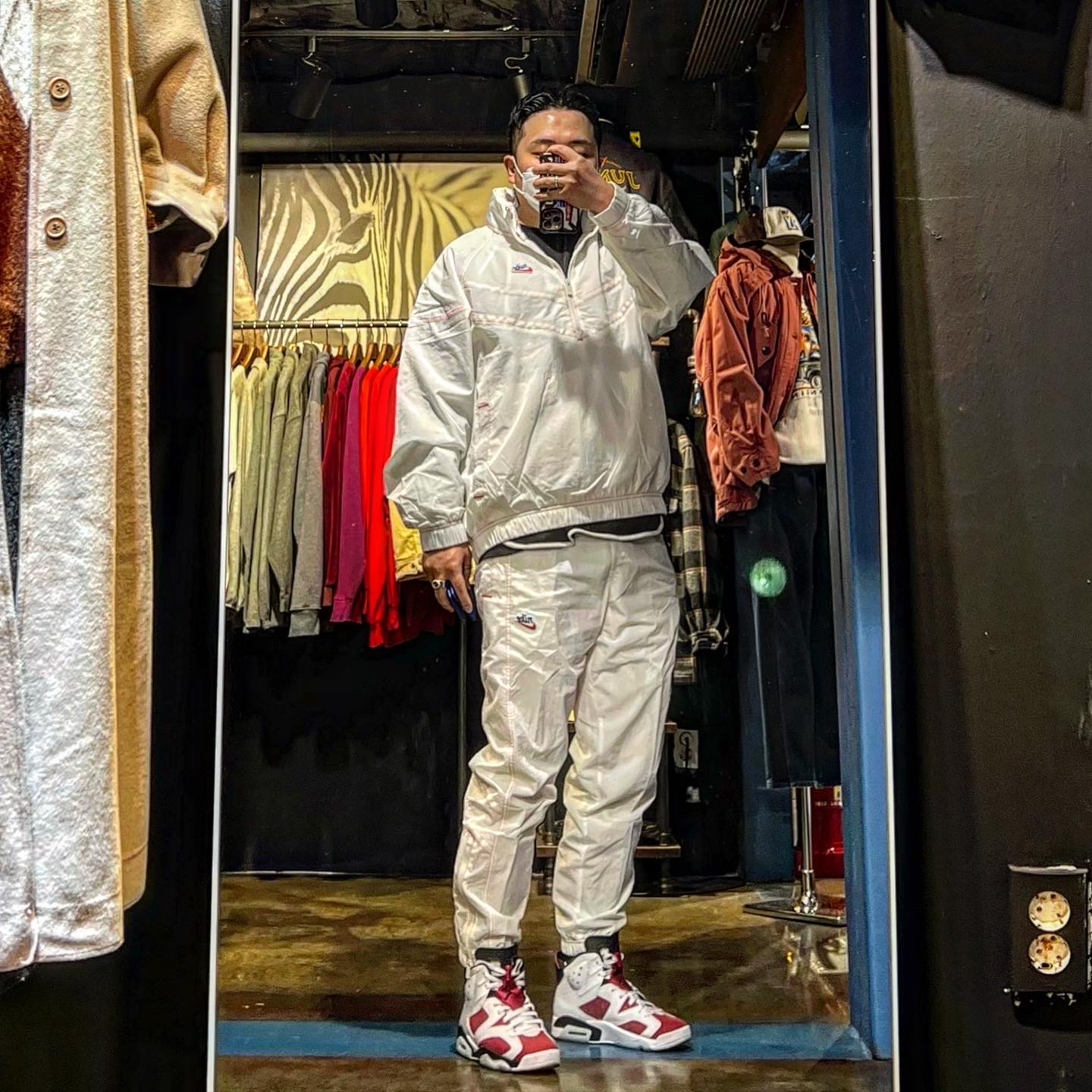 Jordan 6 Retro Carmine 2021 착용 스타일 - 1