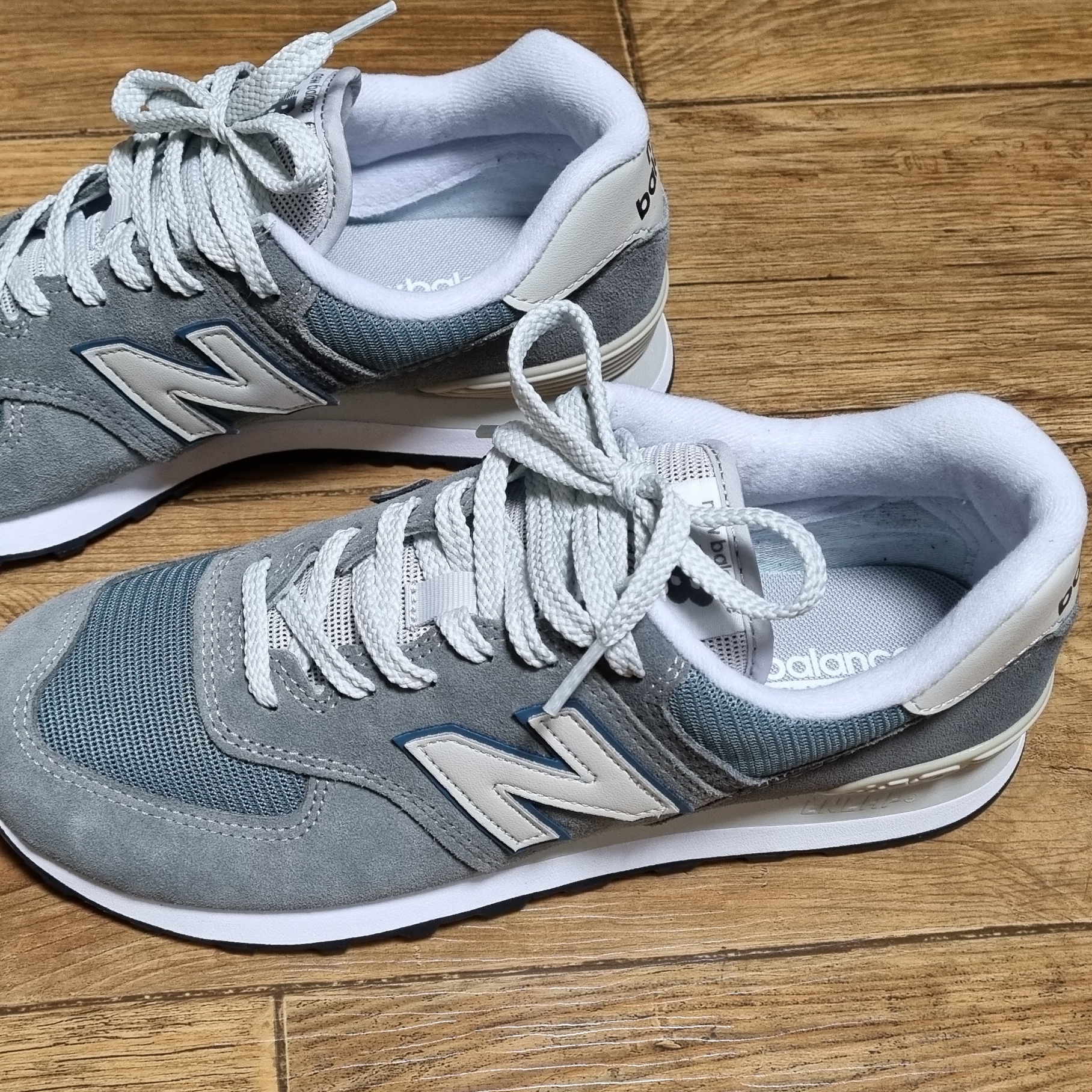 New Balance 574 Grey Sky Blue 착용 스타일