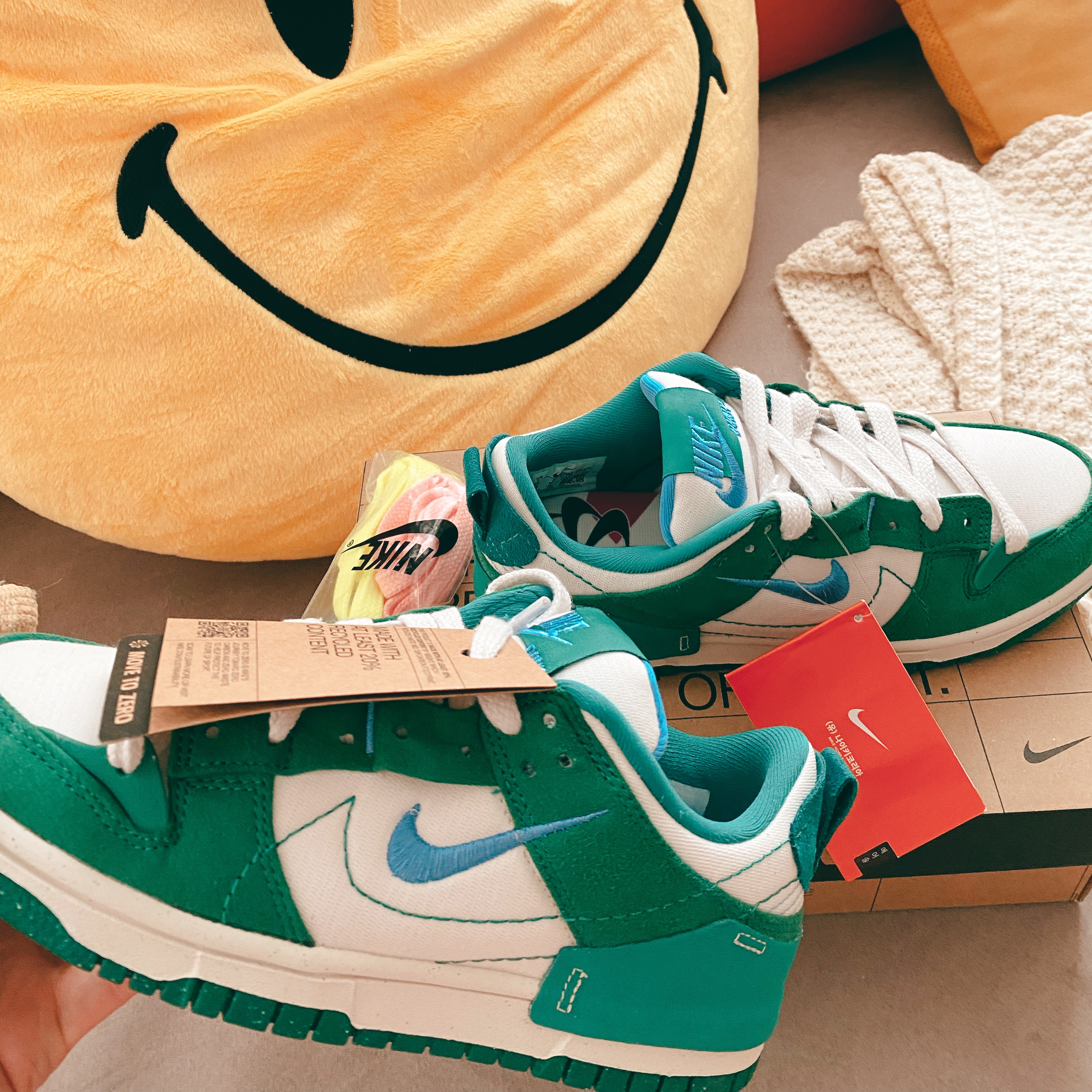 (W) Nike Dunk Low Disrupt 2 Phantom University Blue 착용 스타일 - 2