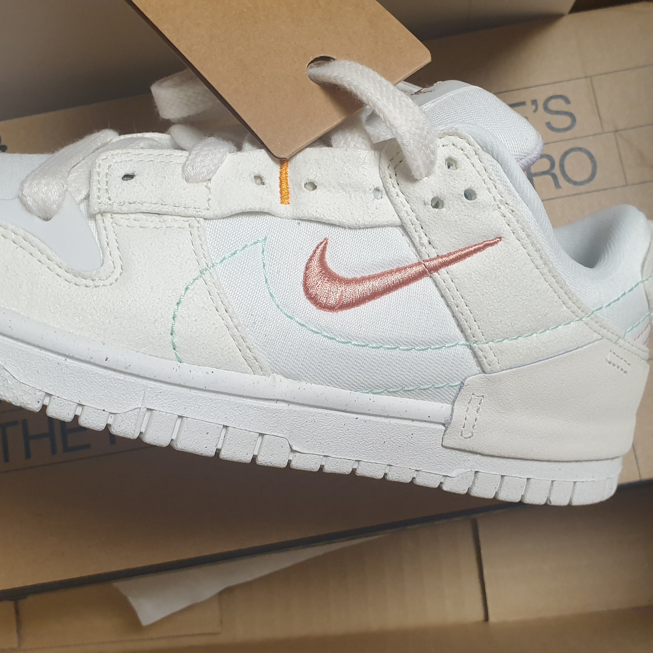 (W) Nike Dunk Low Disrupt 2 Pale Ivory Sail 착용 스타일