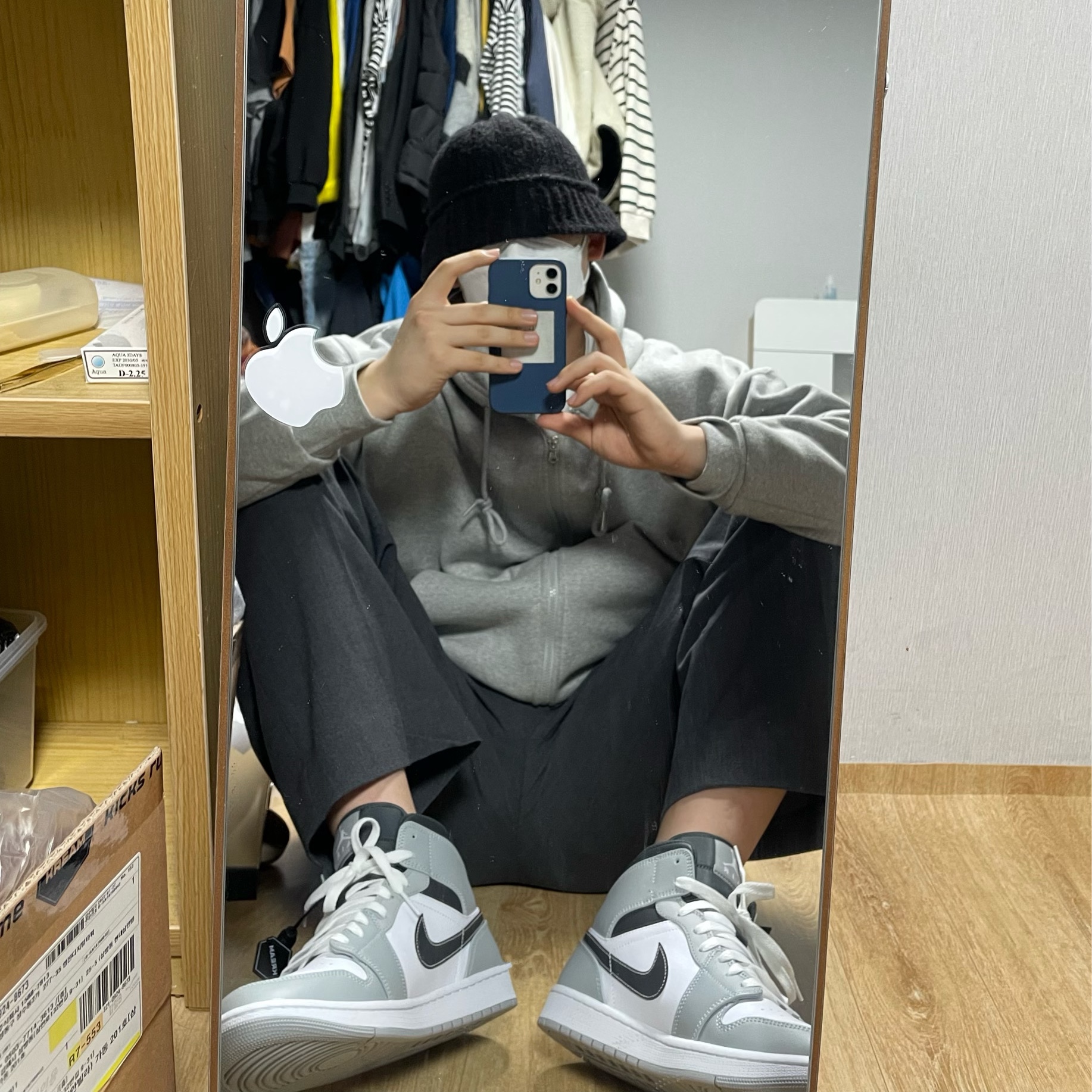 Jordan 1 Mid Light Smoke Grey Anthracite 착용 스타일 - 3