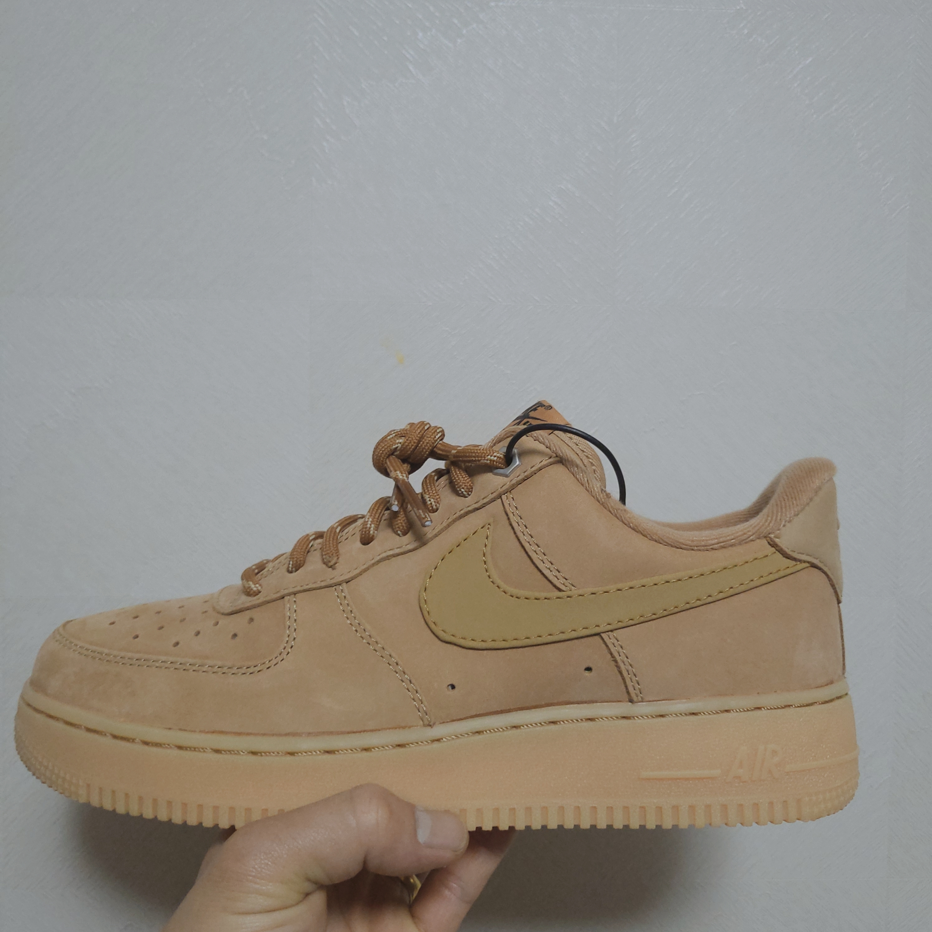 Nike Air Force 1 '07 WB Flax 착용 스타일 - 2