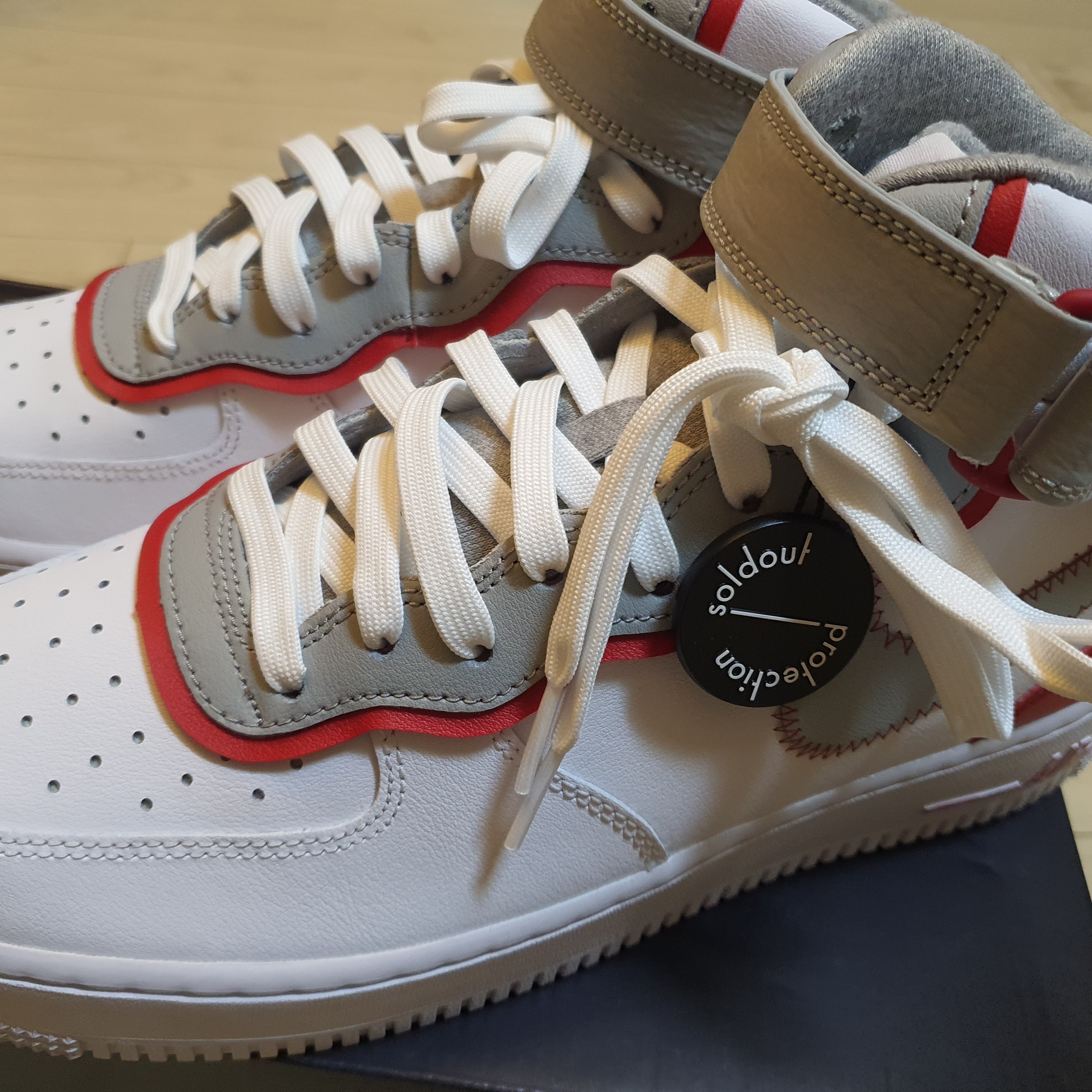 Nike Air Force 1 Mid '07 LV8 Athletic Club White Gym Red 착용 스타일 - 2