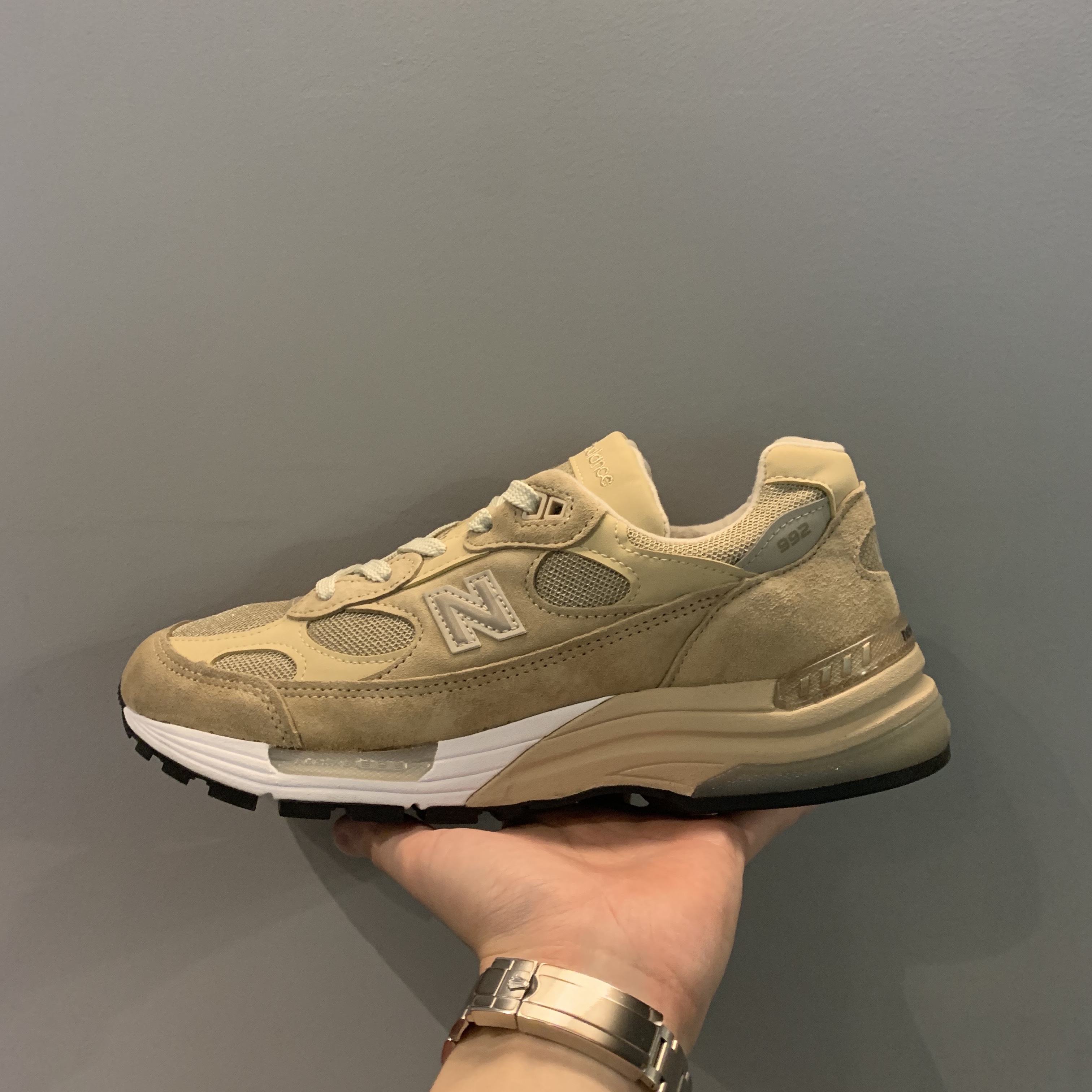 New Balance 992 Made in USA Tan 착용 스타일