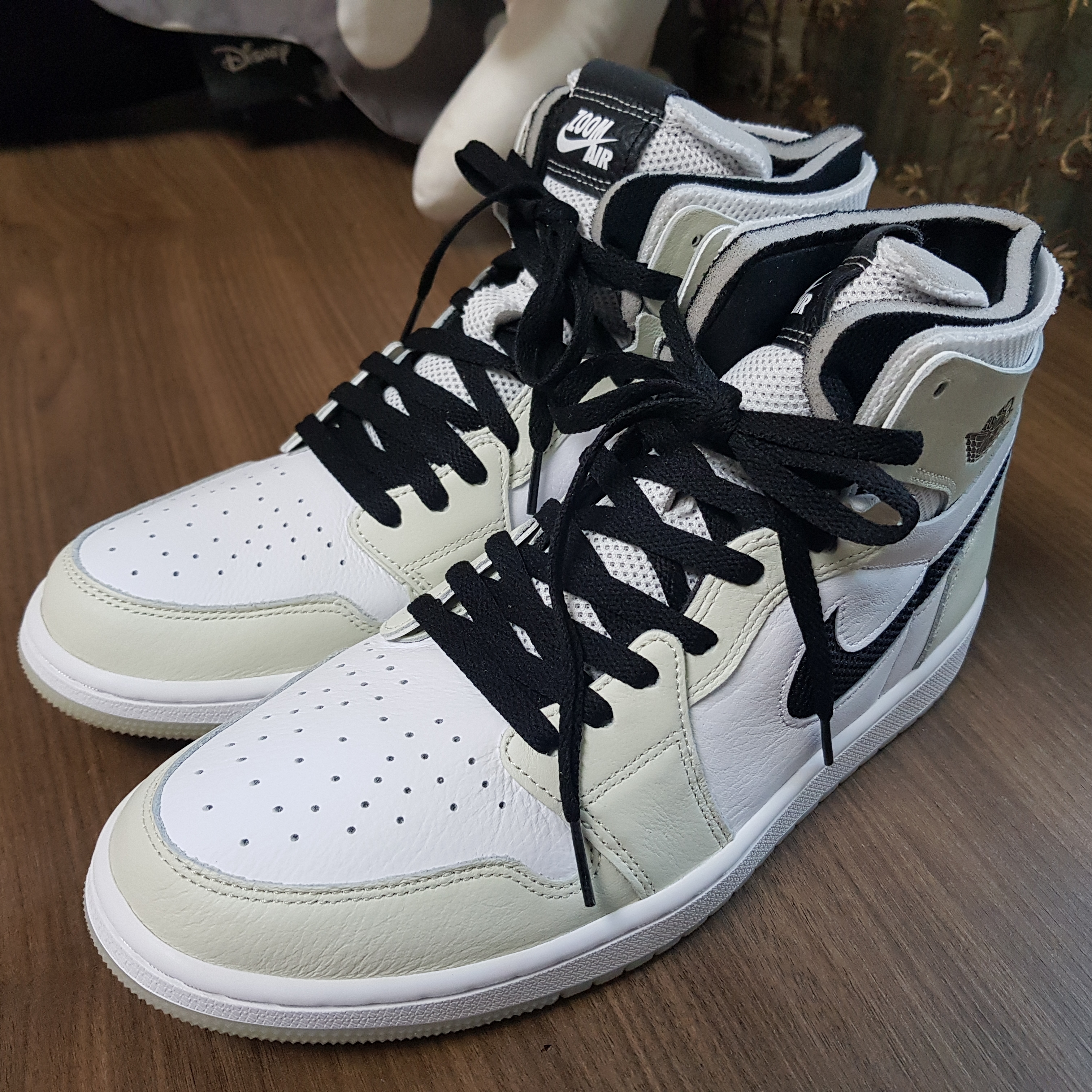 (W) Jordan 1 Zoom Air CMFT Light Bone 착용 스타일 - 3