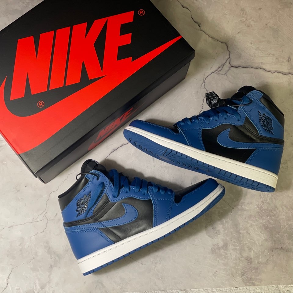 Jordan 1 Retro High OG Dark Marina Blue 착용 스타일 - 1