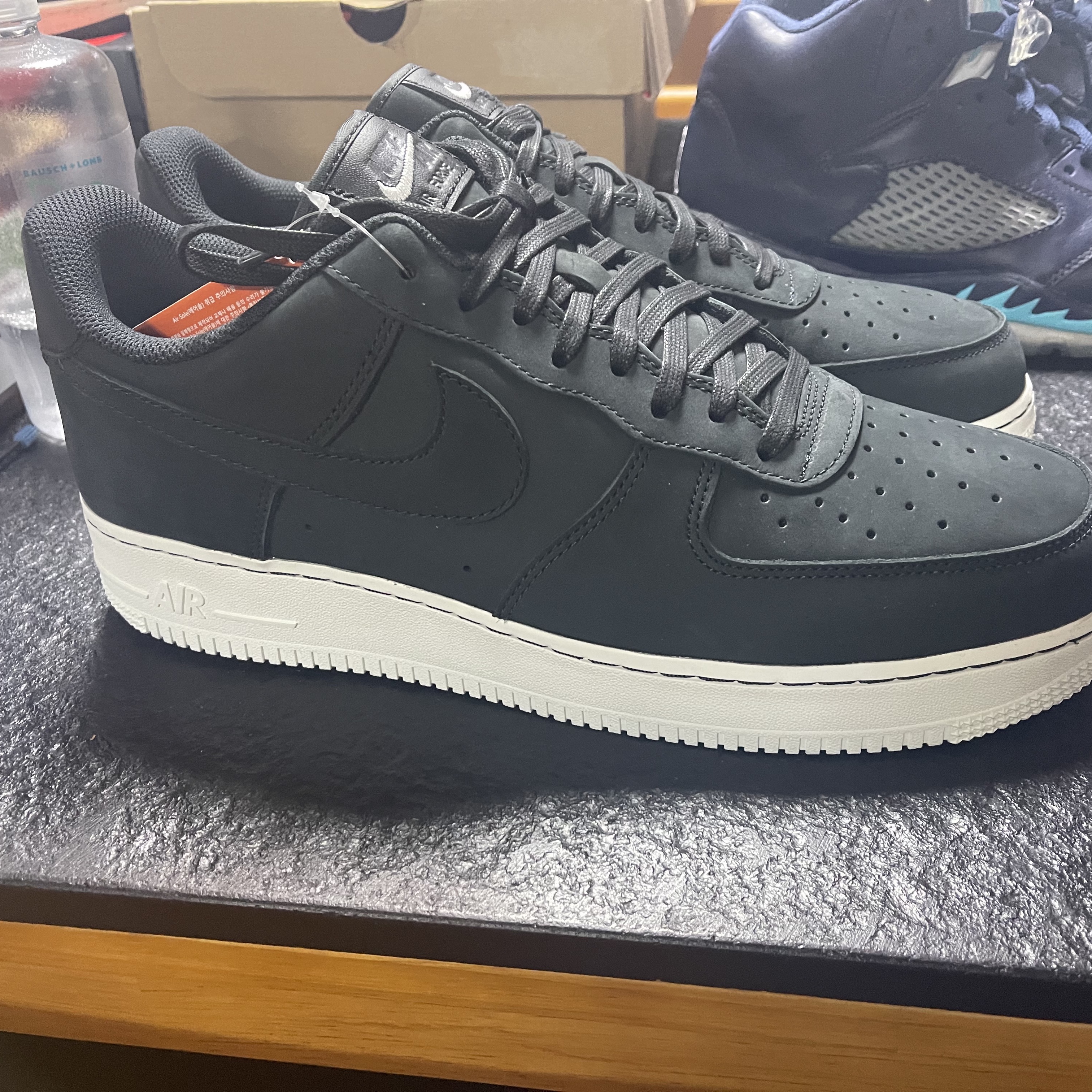 Nike x Off-White Air Max 90 V2 Black White, Jordan 1 Retro High OG Black Mocha 착용 스타일 - 3