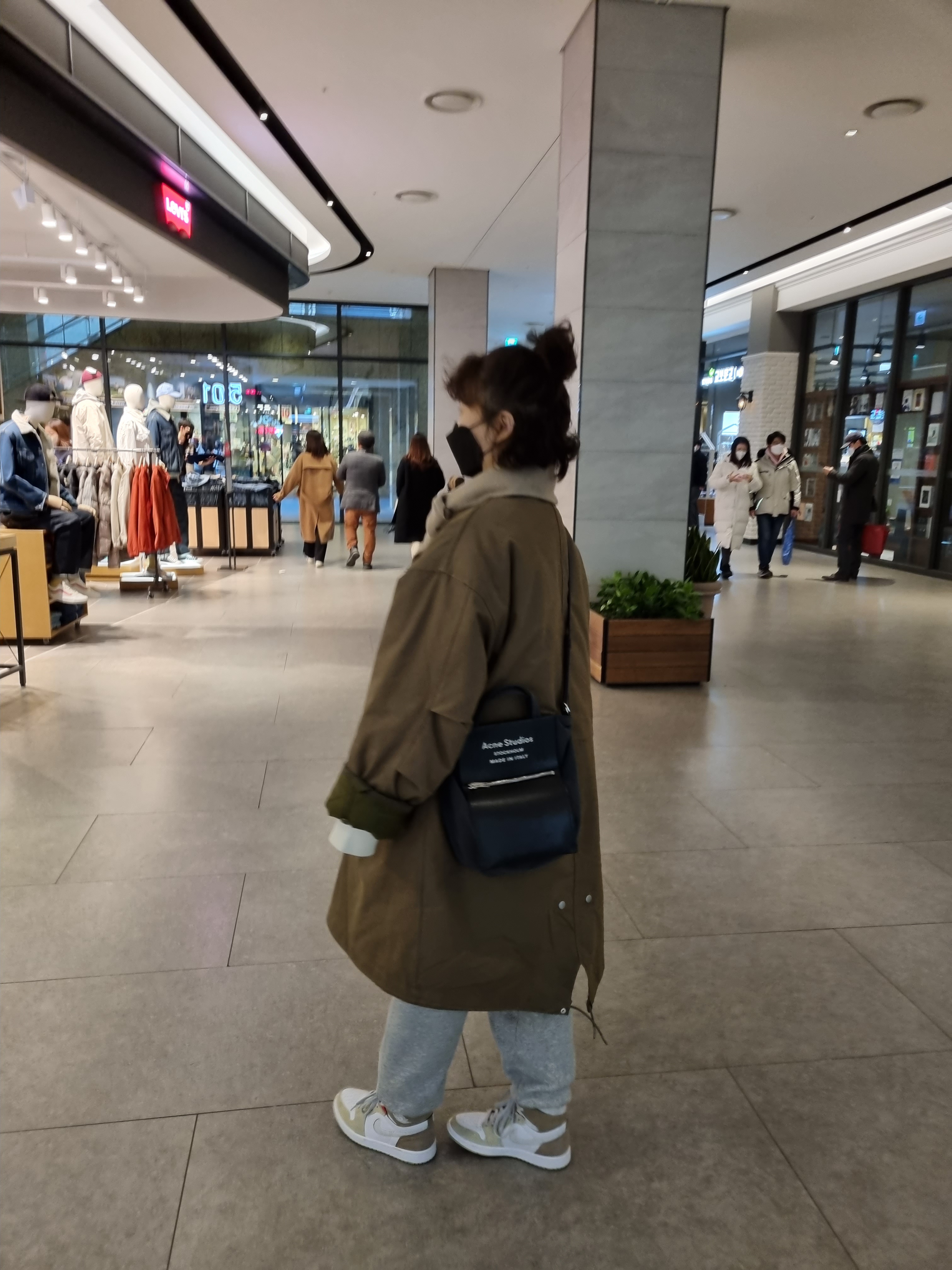 (W) Jordan 1 Zoom Air CMFT Olive Aura 착용 스타일 - 2