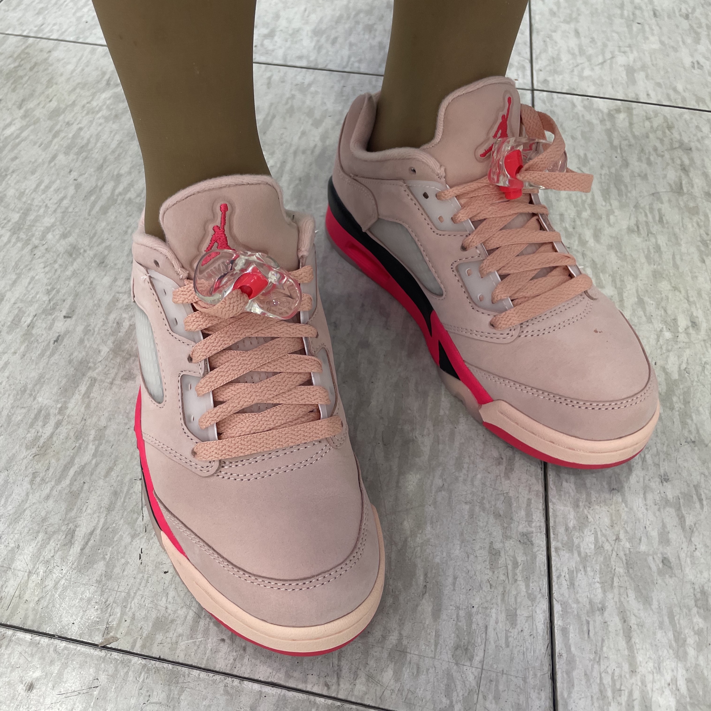 (W) Jordan 5 Retro Low Girls That Hoop, (W) Isabel Marant Mobyli Sweatshirt Light Pink - 22SS 착용 스타일 - 3