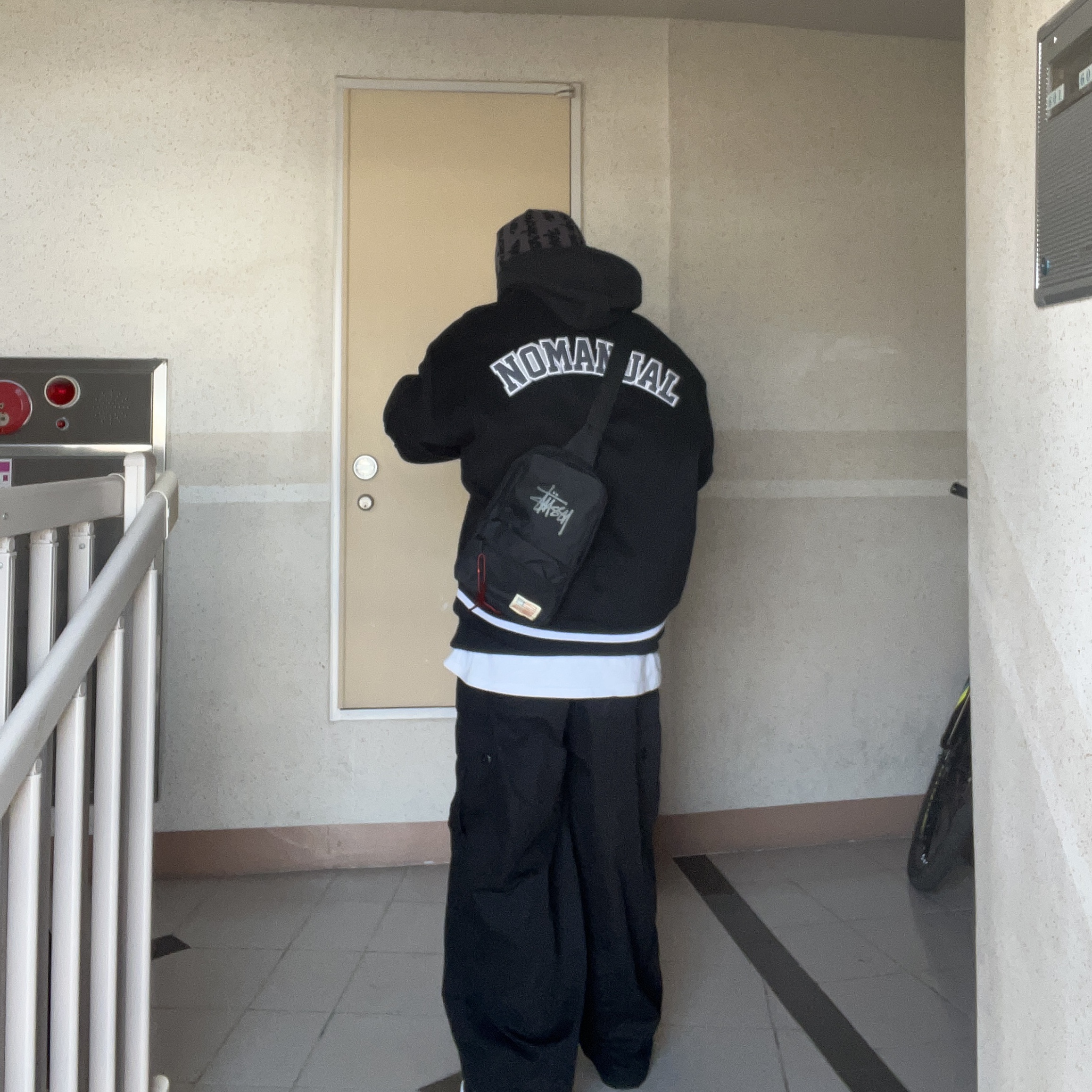 Stussy 8 Ball Hoodie Black - 21FW, Jordan 1 Retro High OG Patent Bred 착용 스타일 - 5
