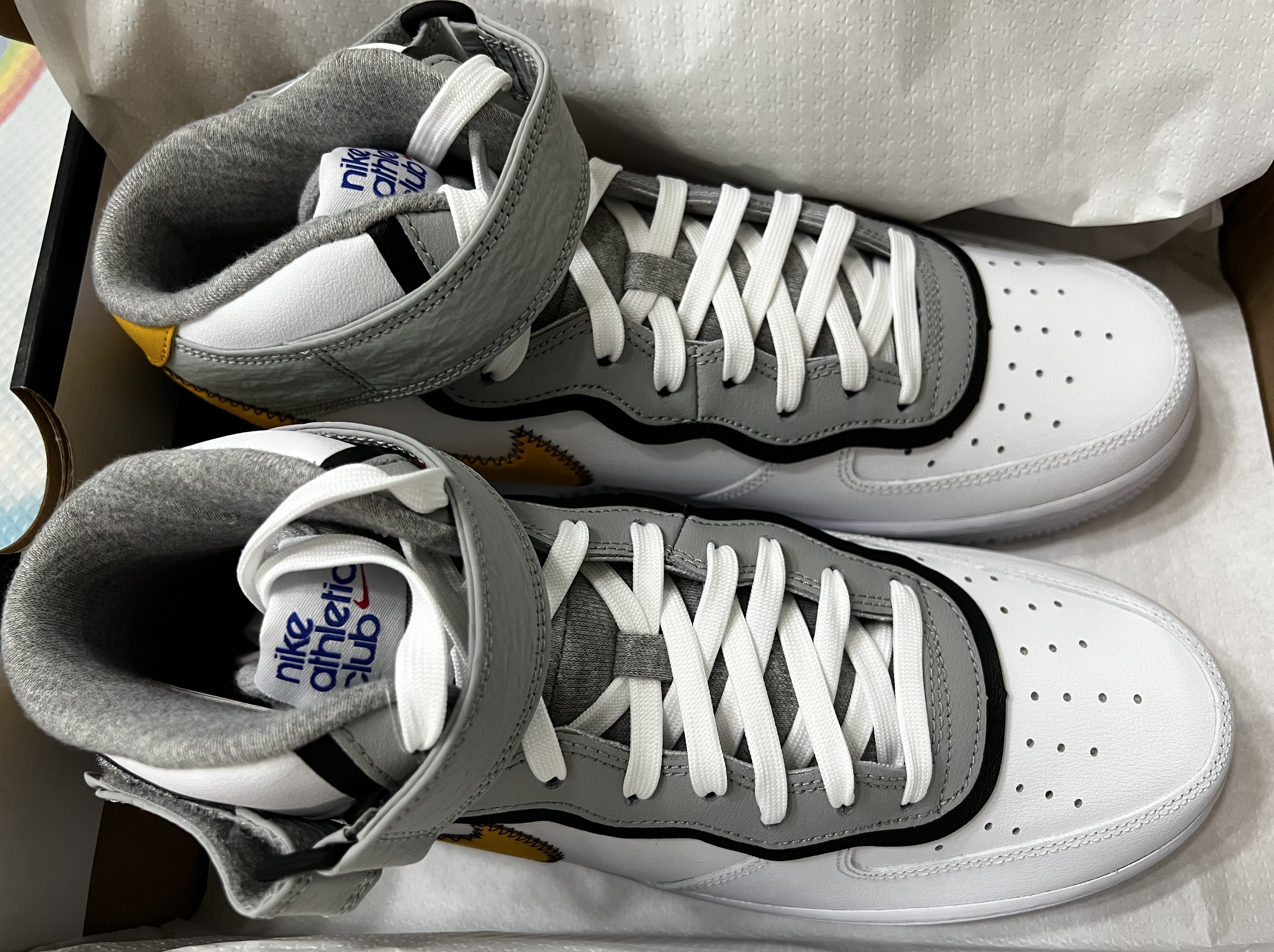 Nike Air Force 1 Mid '07 LV8 Athletic Club White Dark Sulfur 착용 스타일 - 3