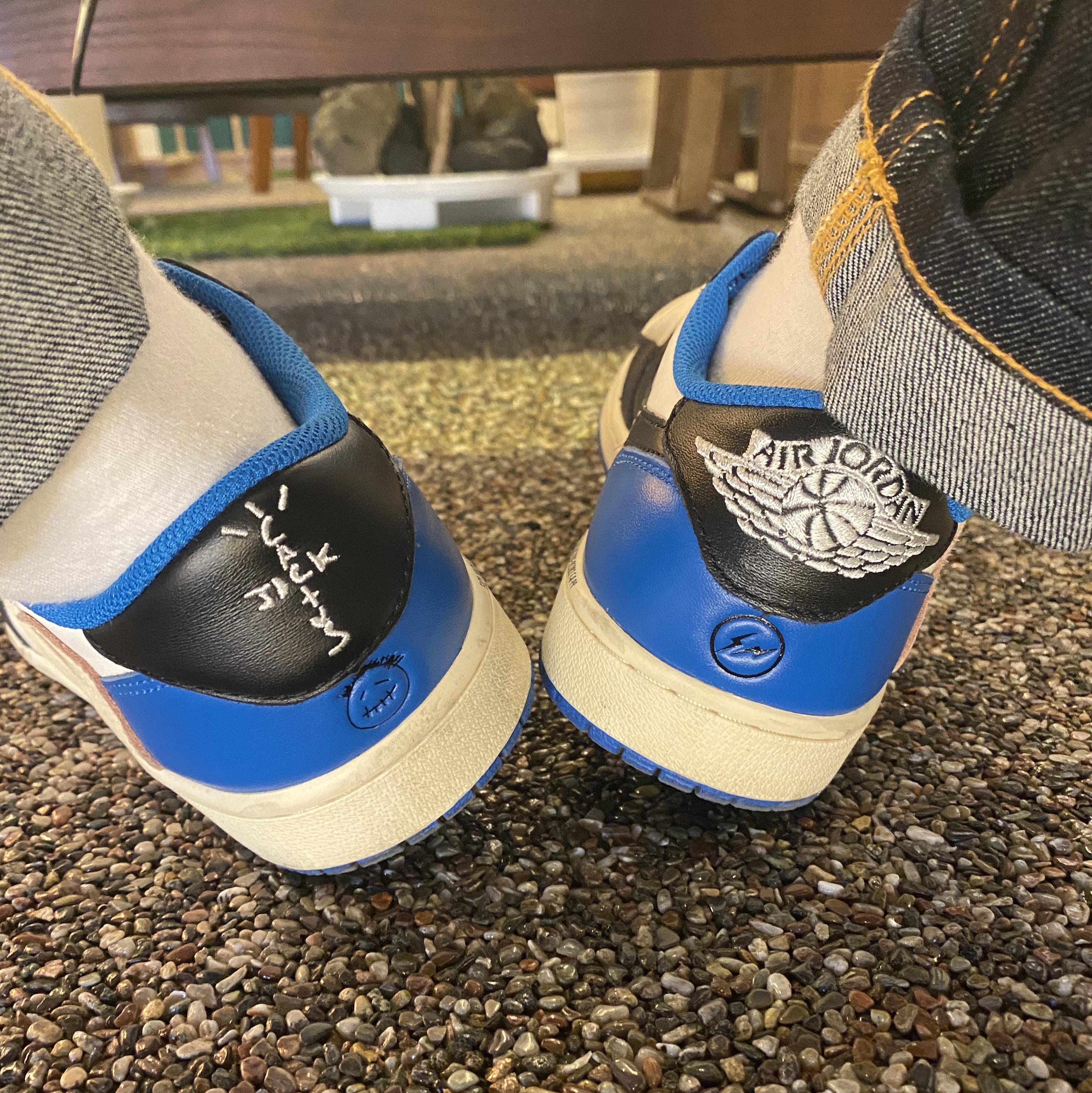 Jordan 1 x Travis Scott x Fragment Retro Low OG SP Military Blue 착용 스타일