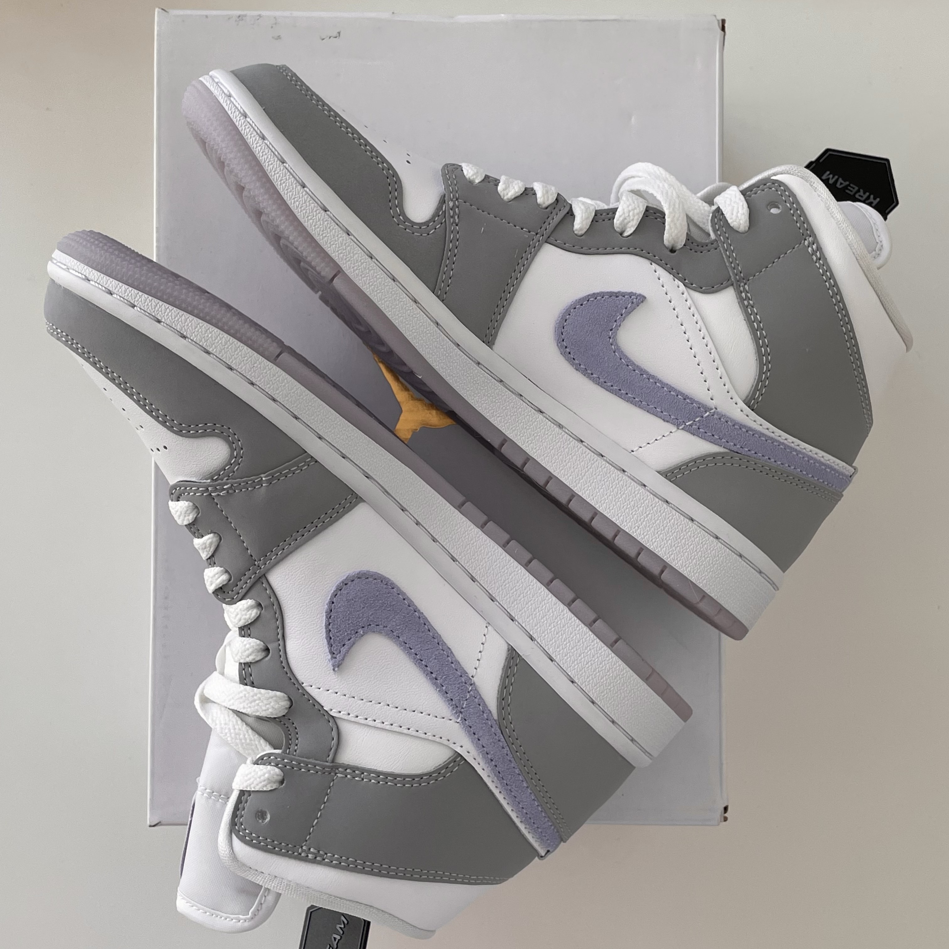 (W) Jordan 1 Mid Wolf Grey 착용 스타일 - 4