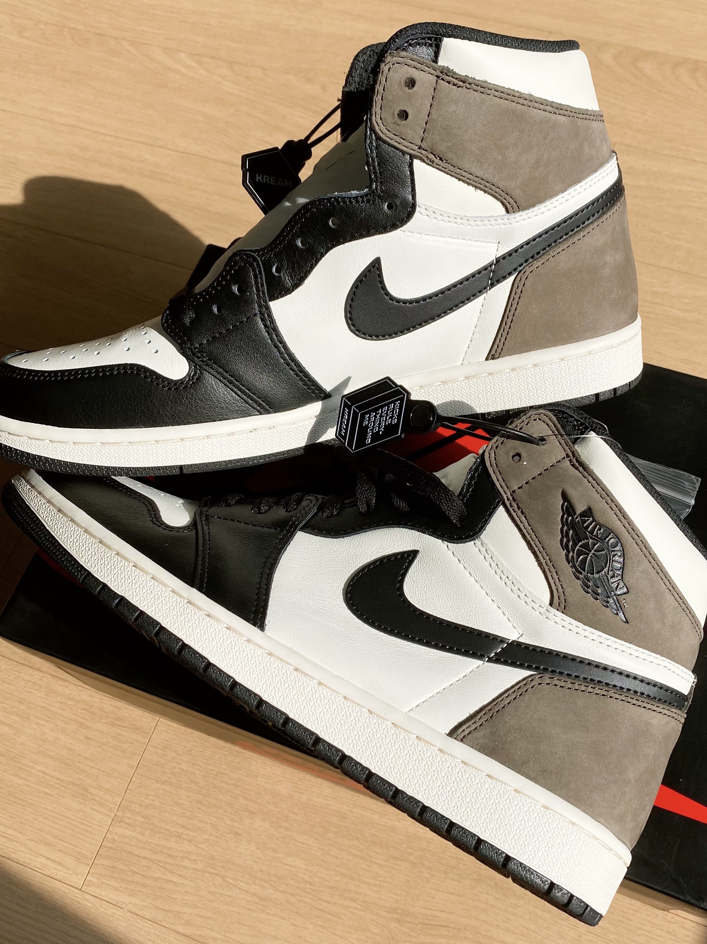Jordan 1 Retro High OG Black Mocha 착용 스타일
