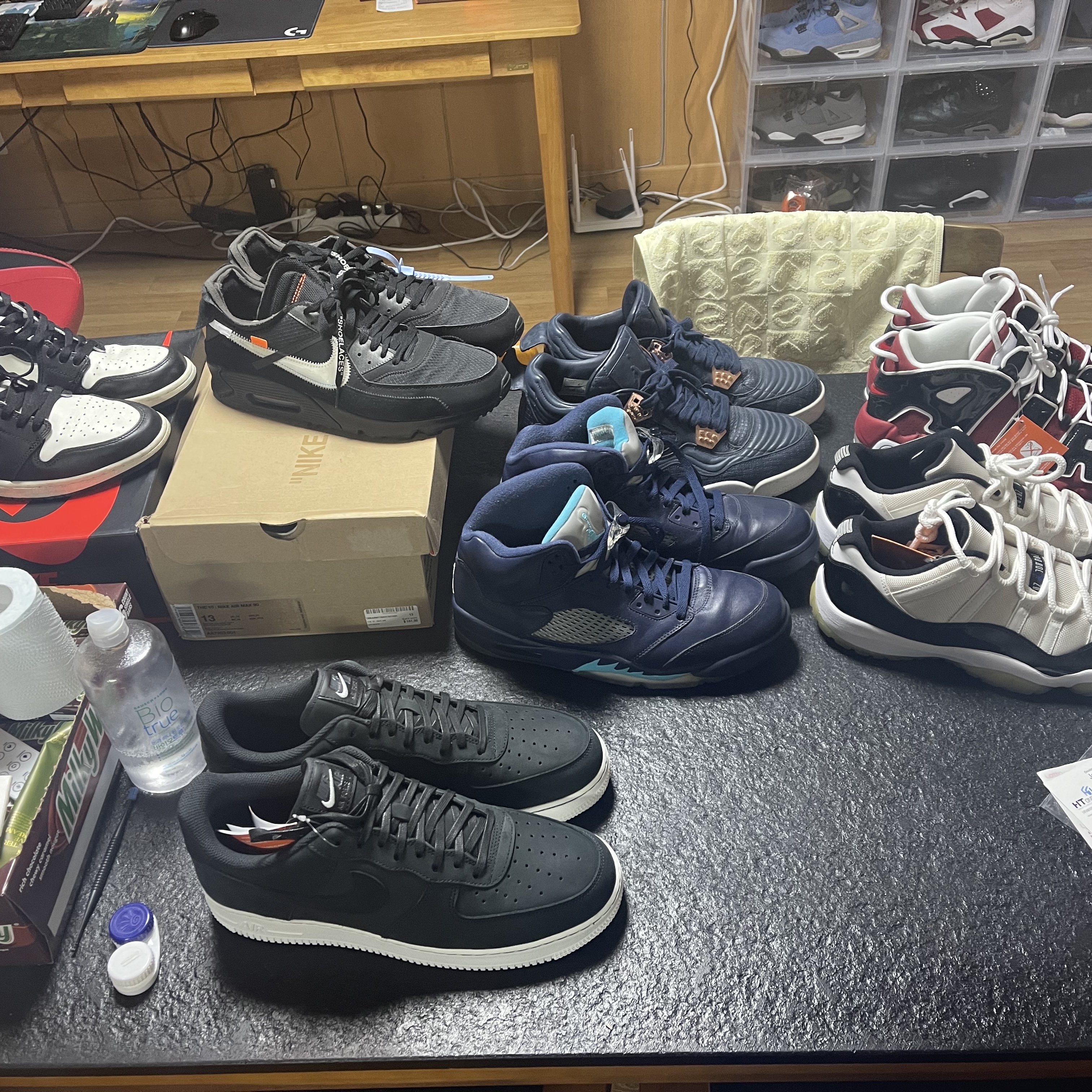 Nike x Off-White Air Max 90 V2 Black White, Jordan 1 Retro High OG Black Mocha 착용 스타일 - 2