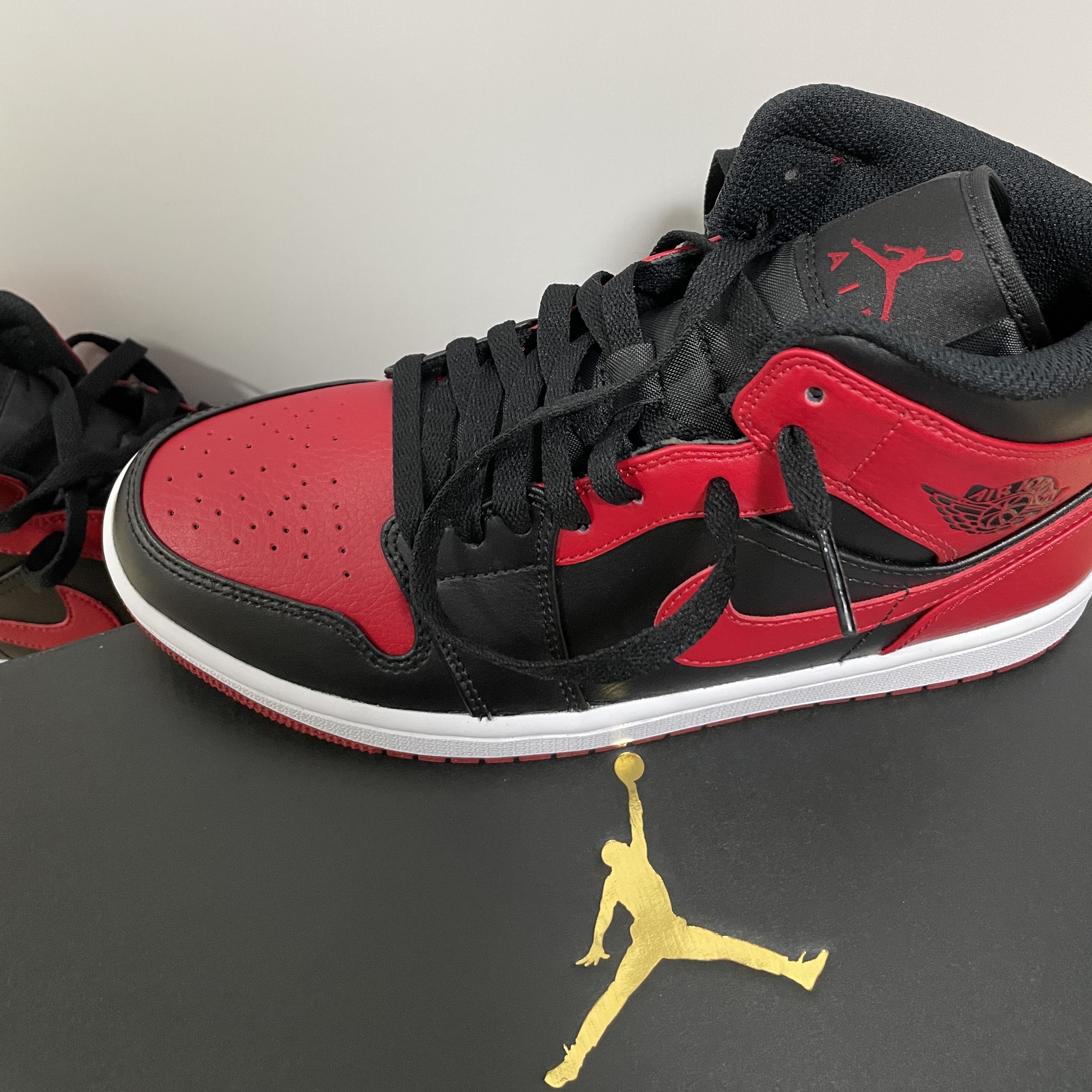 Jordan 1 Mid Bred Banned 2020 착용 스타일