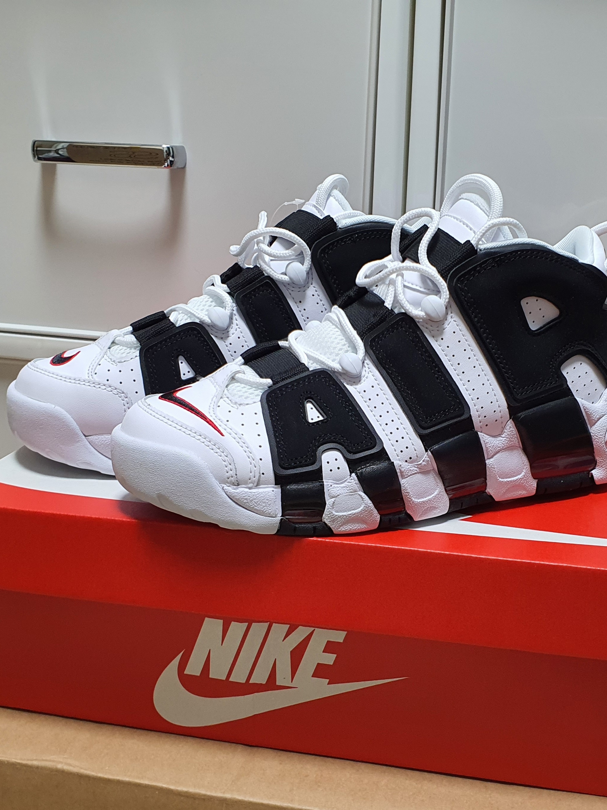 Nike Air More Uptempo Scottie Pippen 착용 스타일 - 1