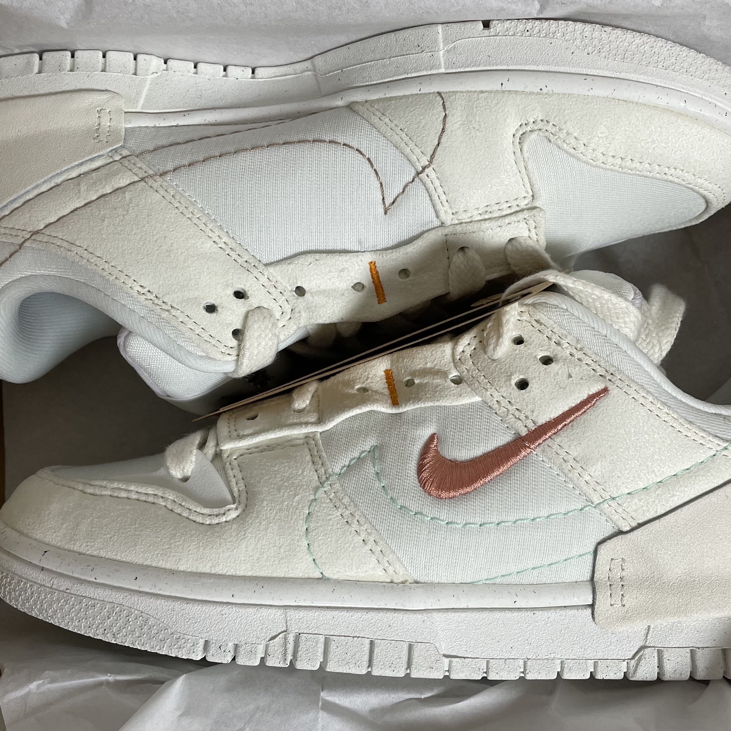 (W) Nike Dunk Low Disrupt 2 Pale Ivory Sail 착용 스타일 - 2