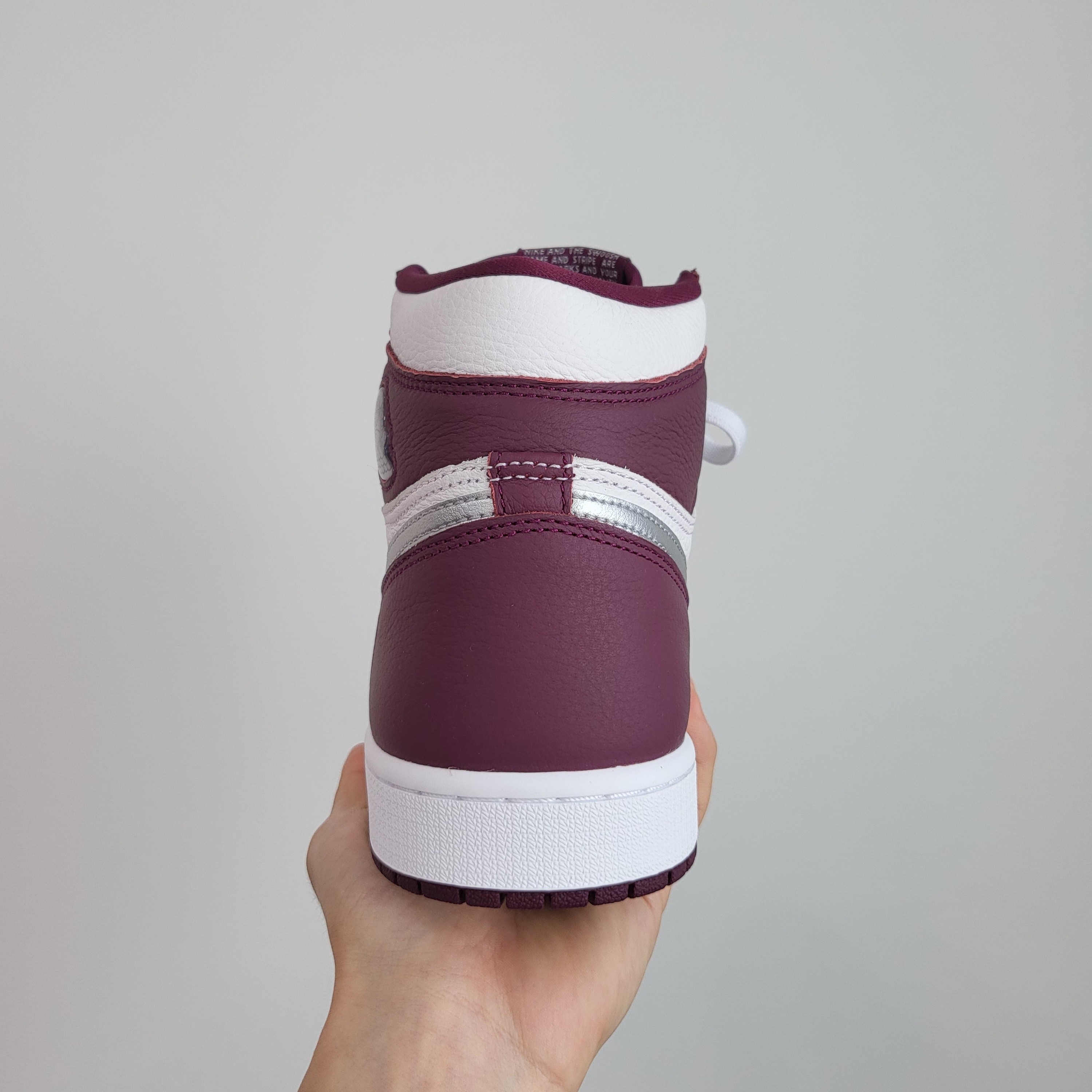 Jordan 1 Retro High OG Bordeaux, (GS) Jordan 1 Retro High OG Bordeaux 착용 스타일 - 4