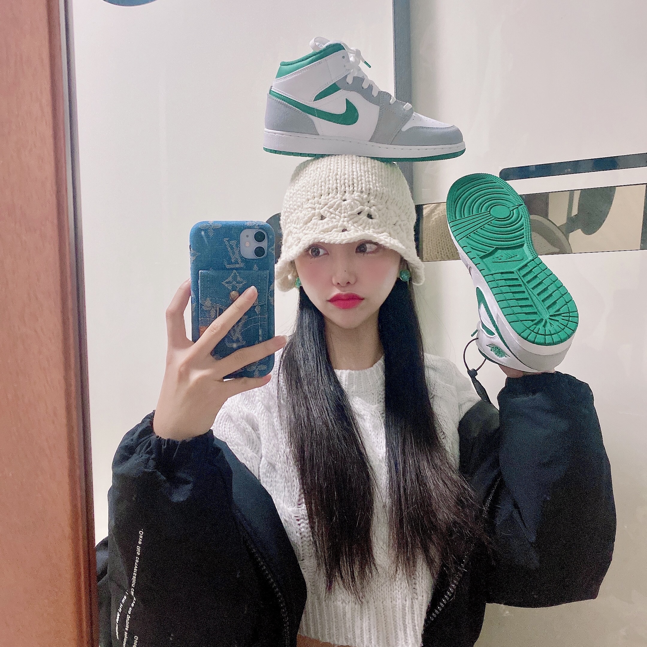 Jordan 1 Mid SE Pine Green Light Smoke Grey, (GS) Jordan 1 Mid SE Pine Green Light Smoke Grey 착용 스타일 - 2