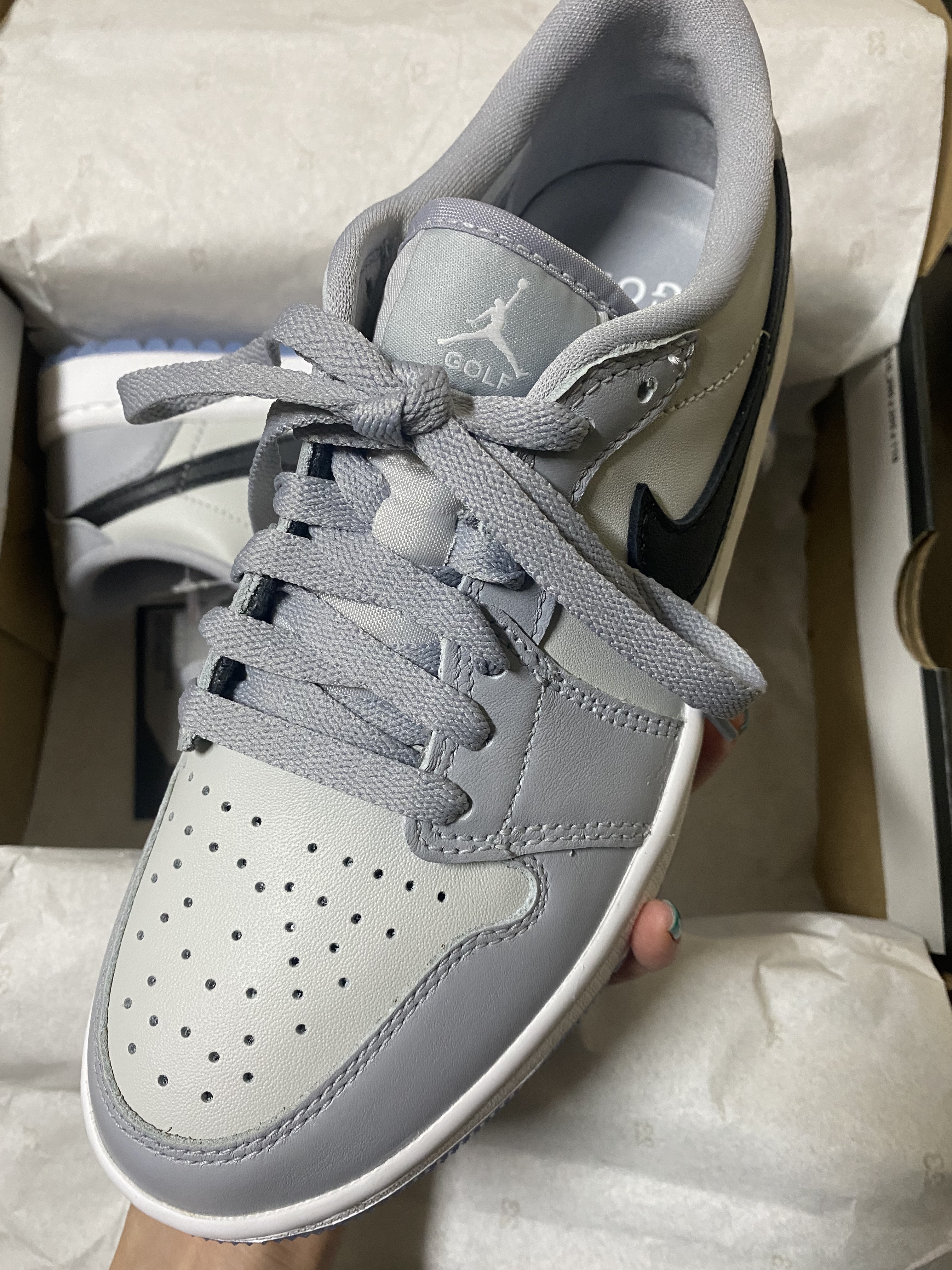 Jordan 1 Low Golf Wolf Grey 착용 스타일 - 1