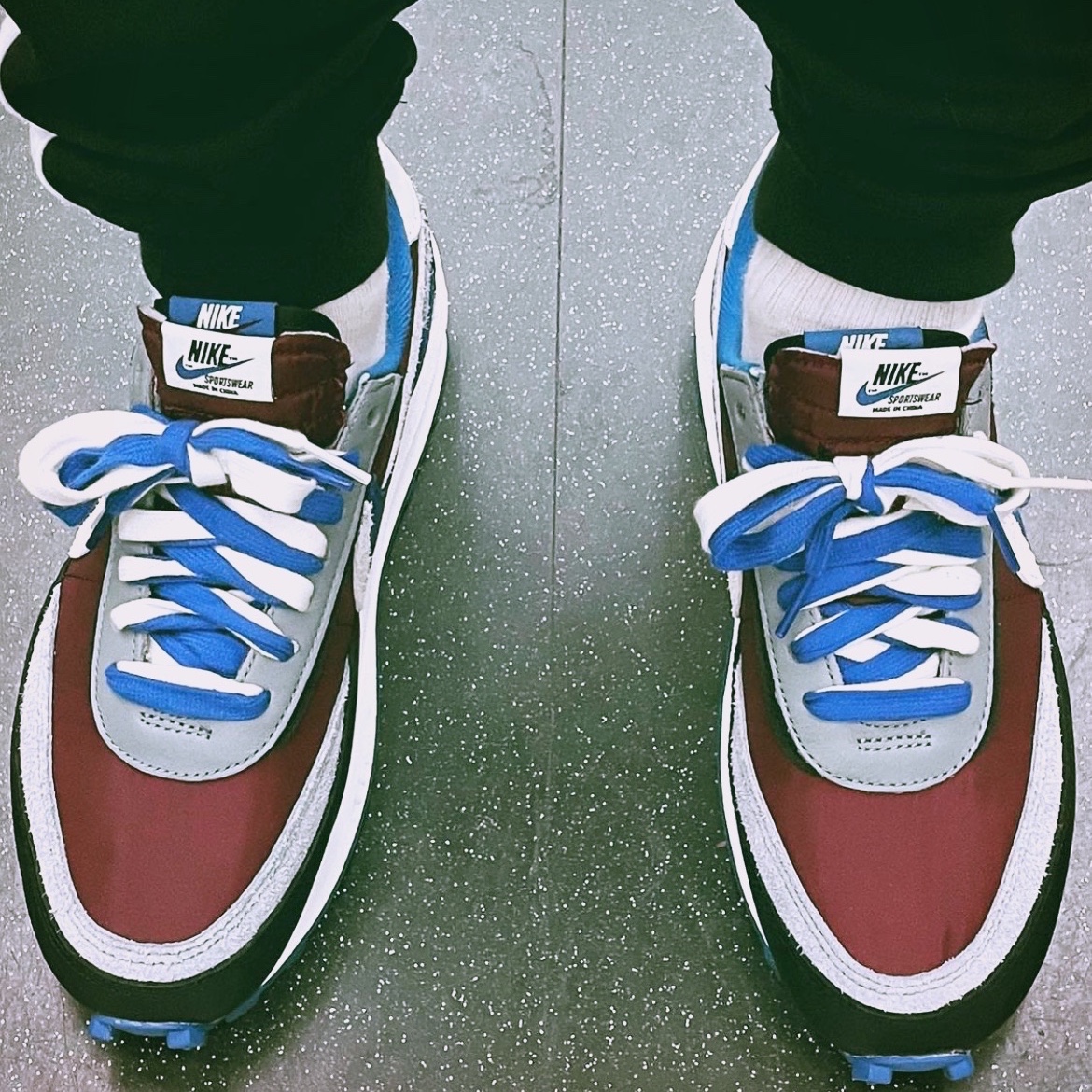 Nike x Sacai x Undercover LDWaffle Night Maroon Team Royal 착용 스타일