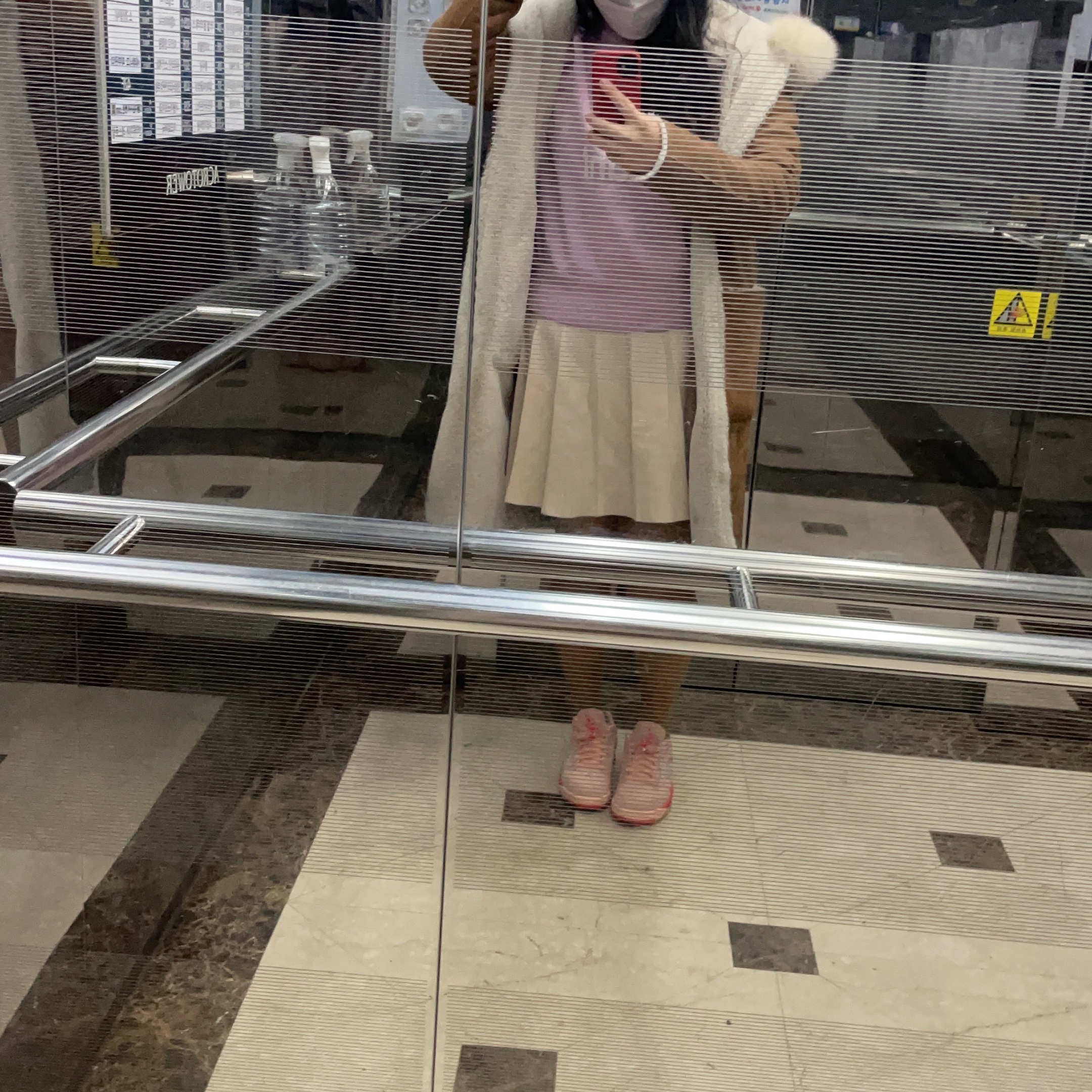 (W) Jordan 5 Retro Low Girls That Hoop, (W) Isabel Marant Mobyli Sweatshirt Light Pink - 22SS 착용 스타일 - 4