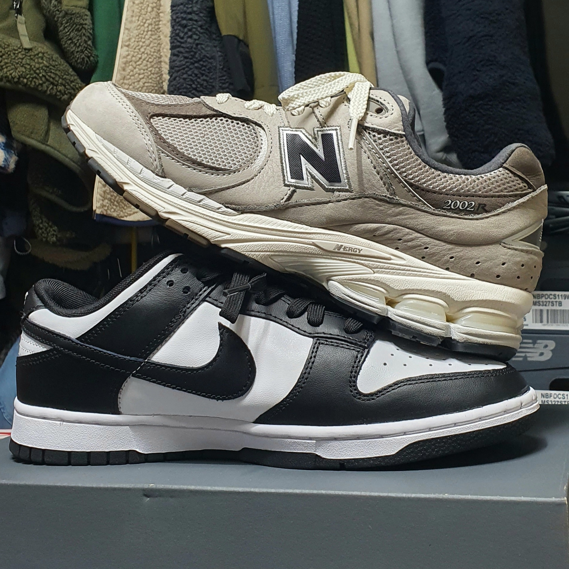 Nike Dunk Low Retro Black, New Balance 2002 Warm Alpaca 착용 스타일