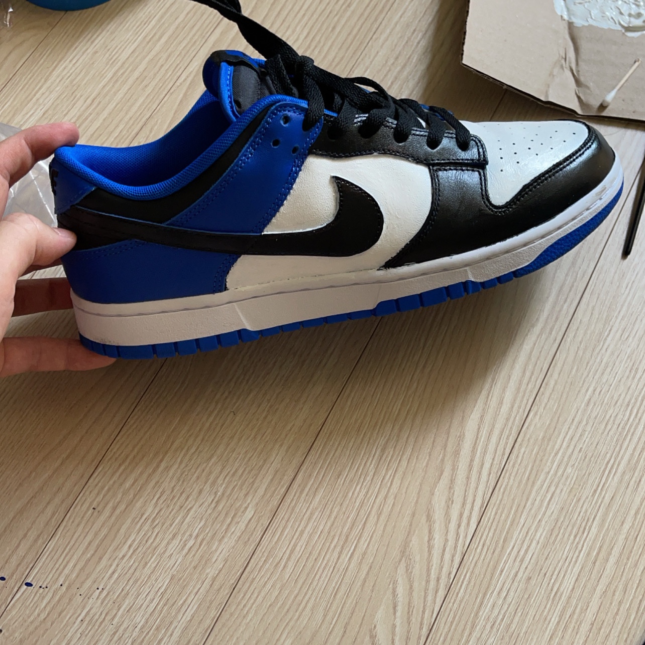 Nike Dunk Low Retro Hyper Cobalt 착용 스타일 - 2