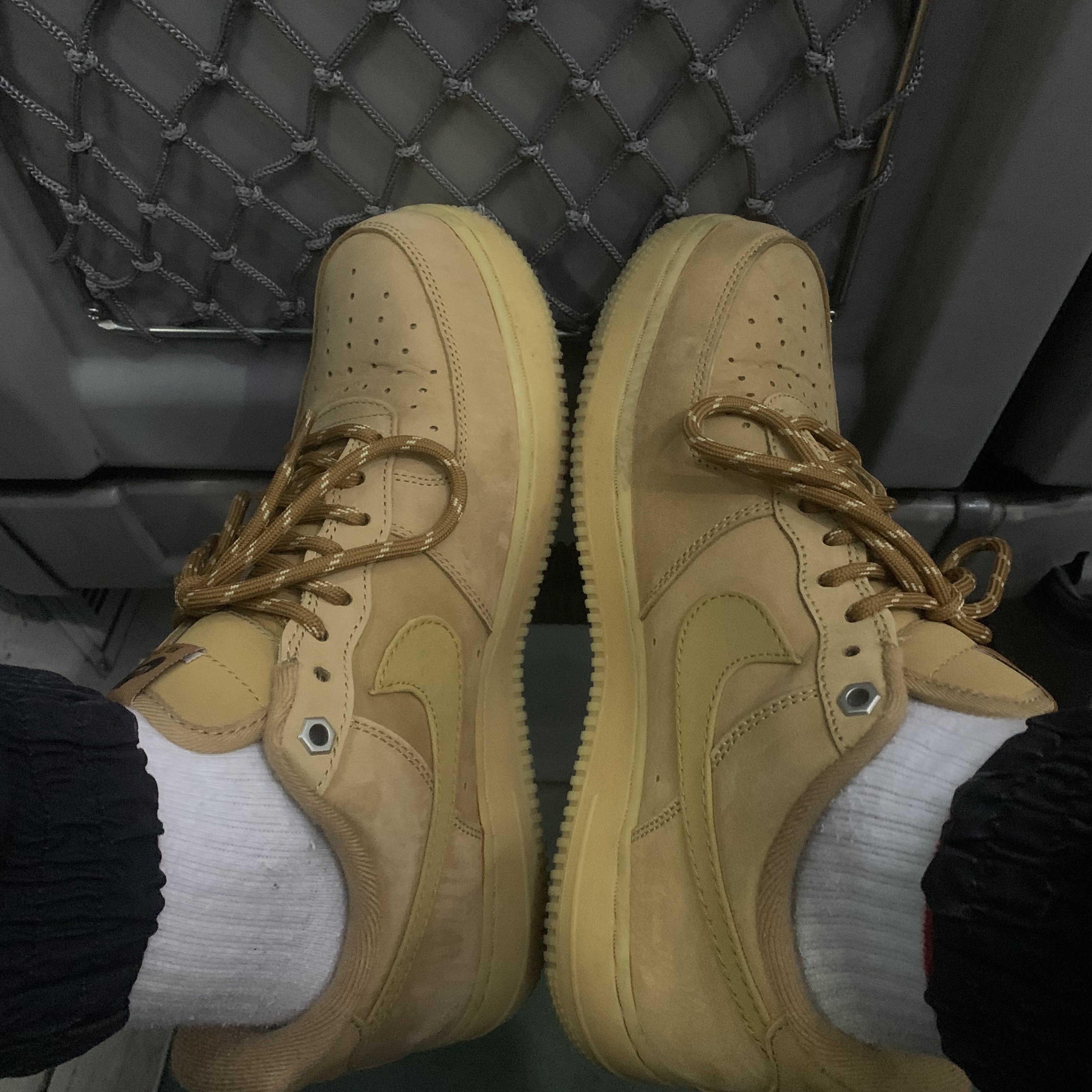 Nike Air Force 1 '07 WB Flax 착용 스타일