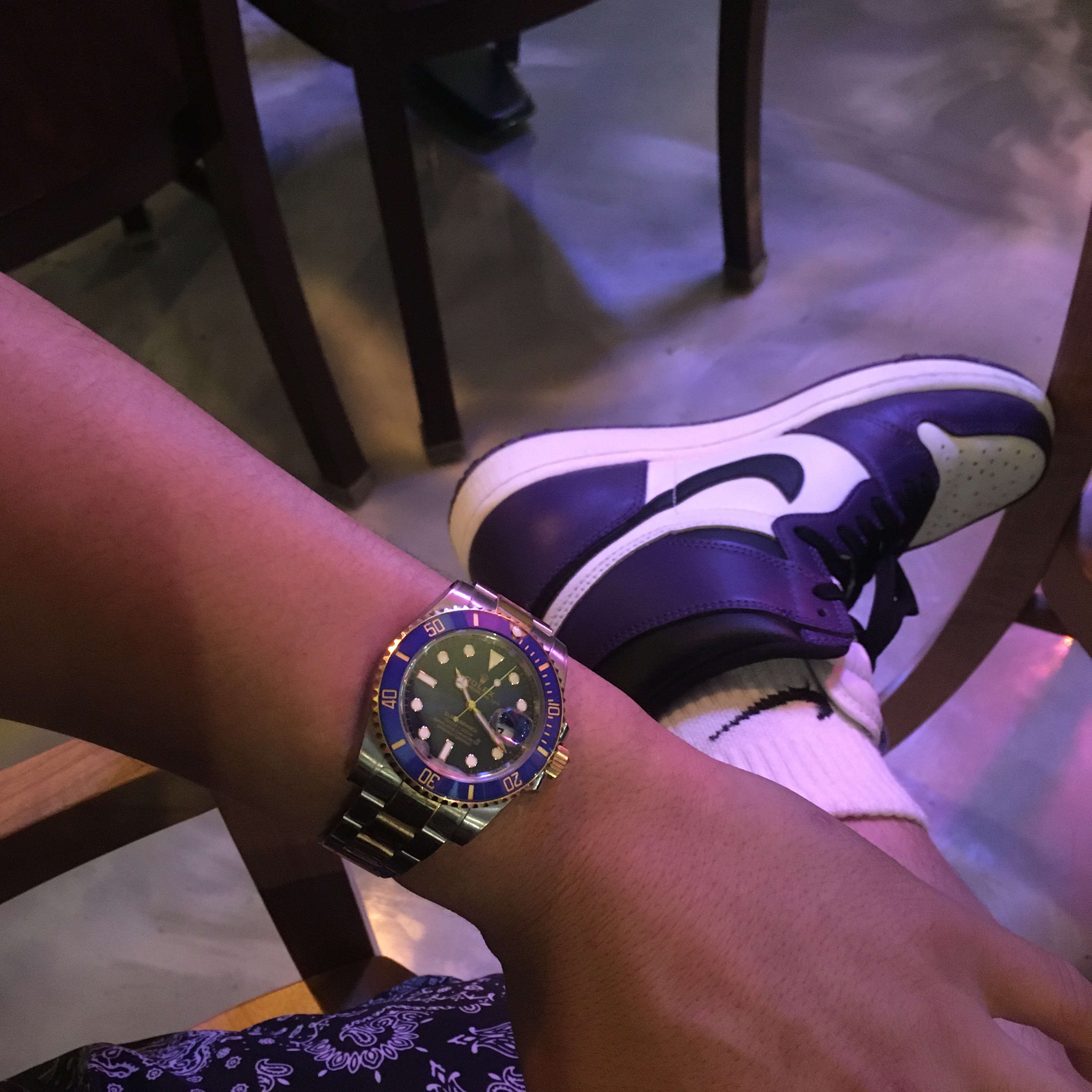 Rolex Submariner Date 41mm 126613LB Royal Blue Oyster, Jordan 1 Retro High OG Court Purple 2020 착용 스타일