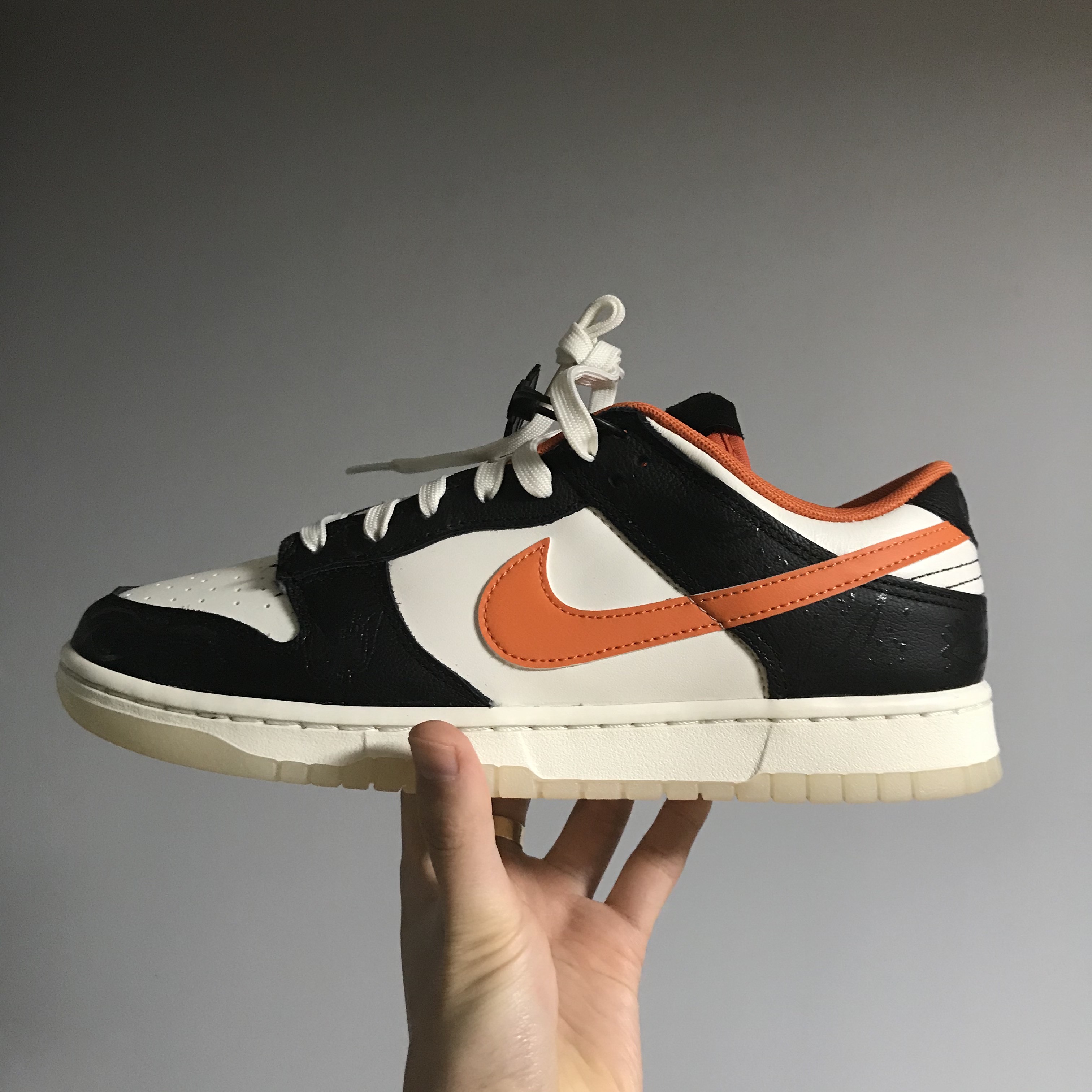 Nike Dunk Low Retro PRM Halloween 착용 스타일 - 1