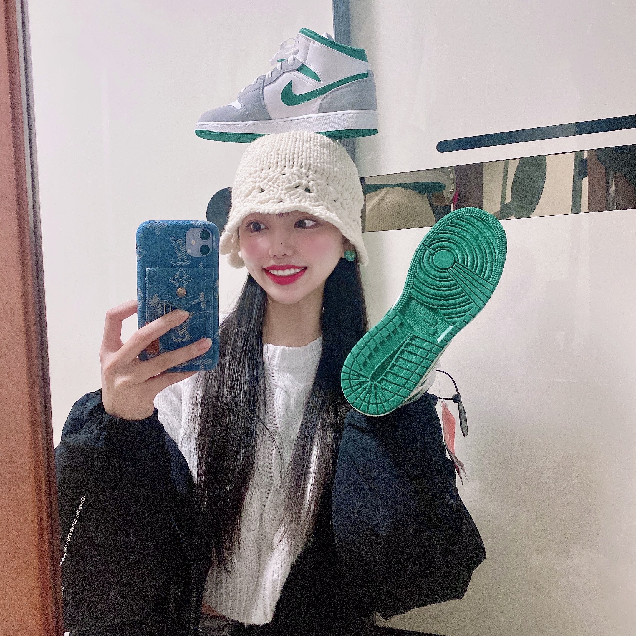 Jordan 1 Mid SE Pine Green Light Smoke Grey, (GS) Jordan 1 Mid SE Pine Green Light Smoke Grey 착용 스타일 - 1