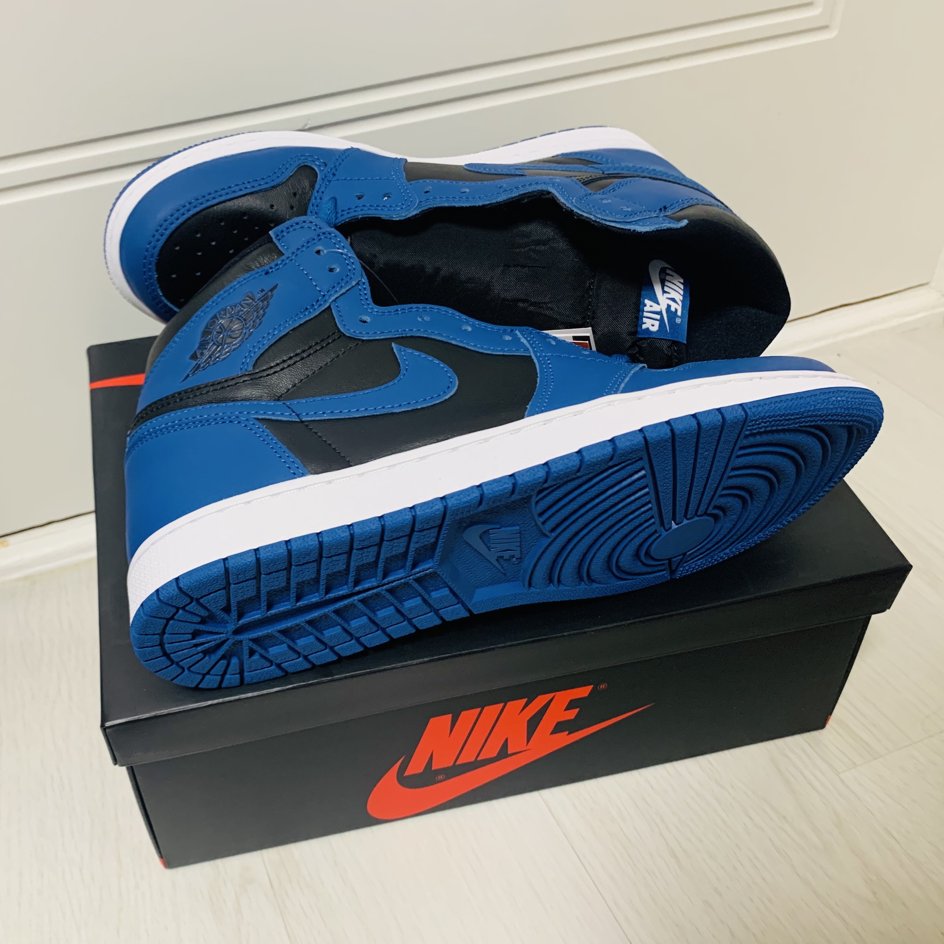 Jordan 1 Retro High OG Dark Marina Blue 착용 스타일