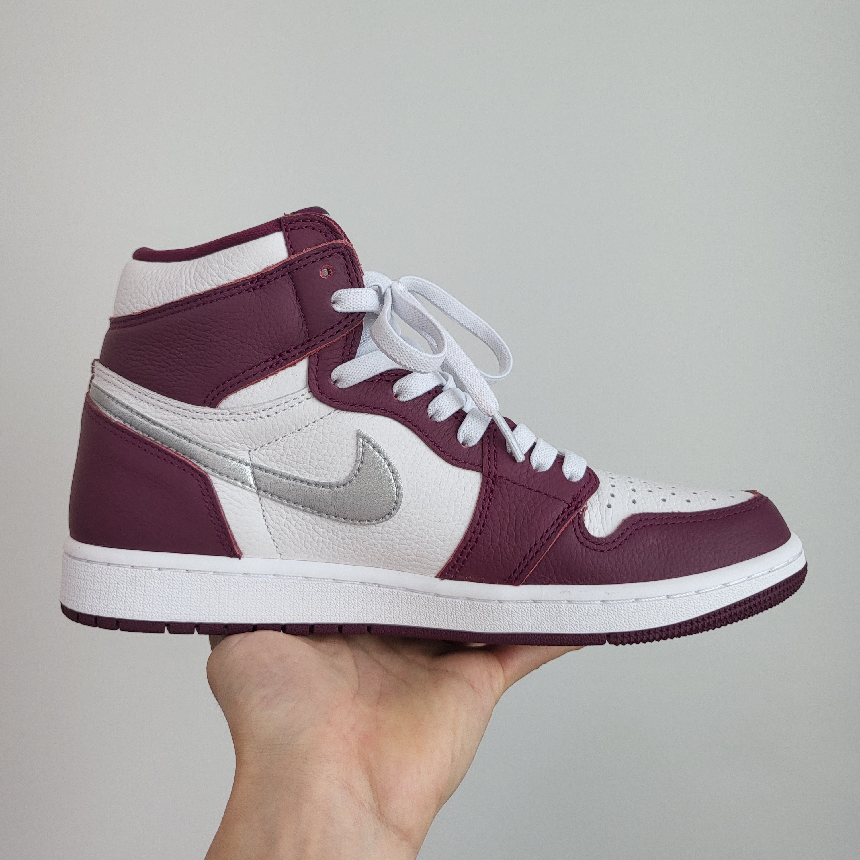 Jordan 1 Retro High OG Bordeaux, (GS) Jordan 1 Retro High OG Bordeaux 착용 스타일 - 3