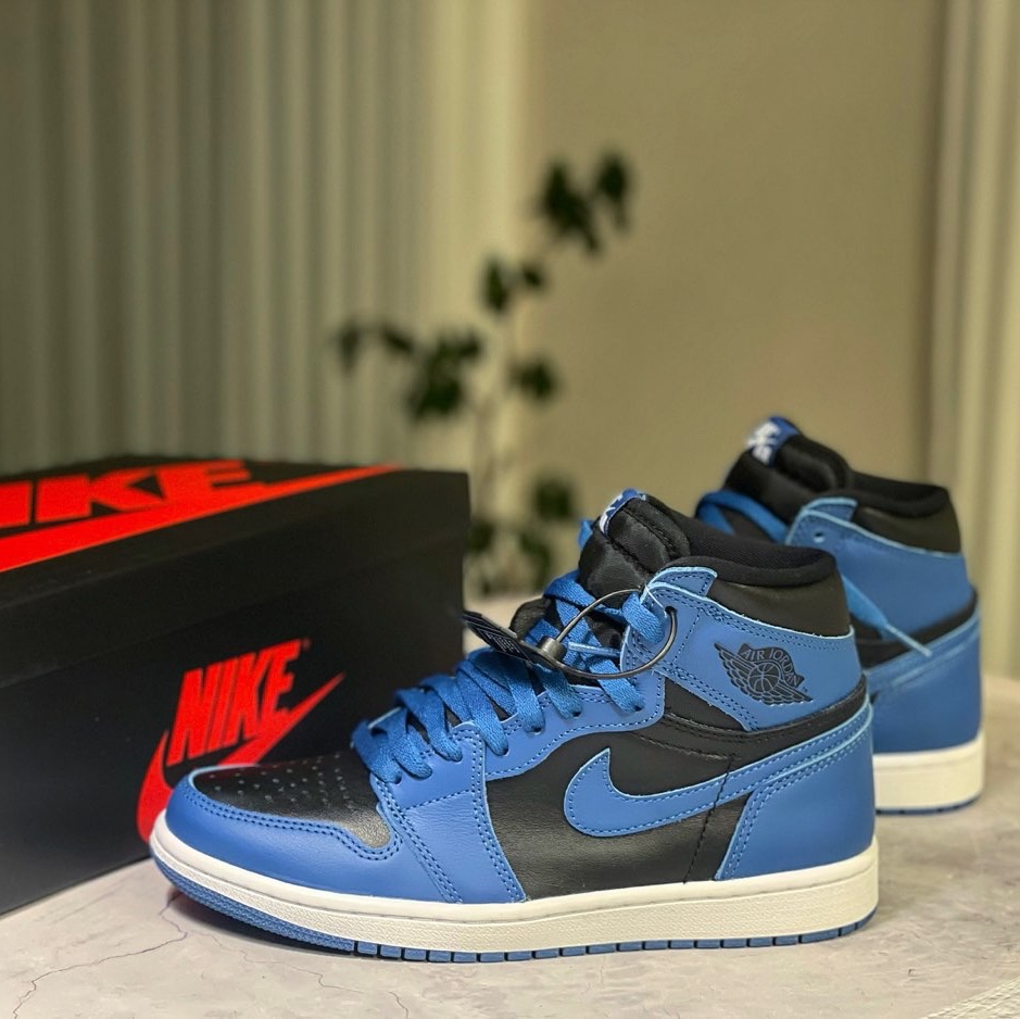 Jordan 1 Retro High OG Dark Marina Blue 착용 스타일 - 3