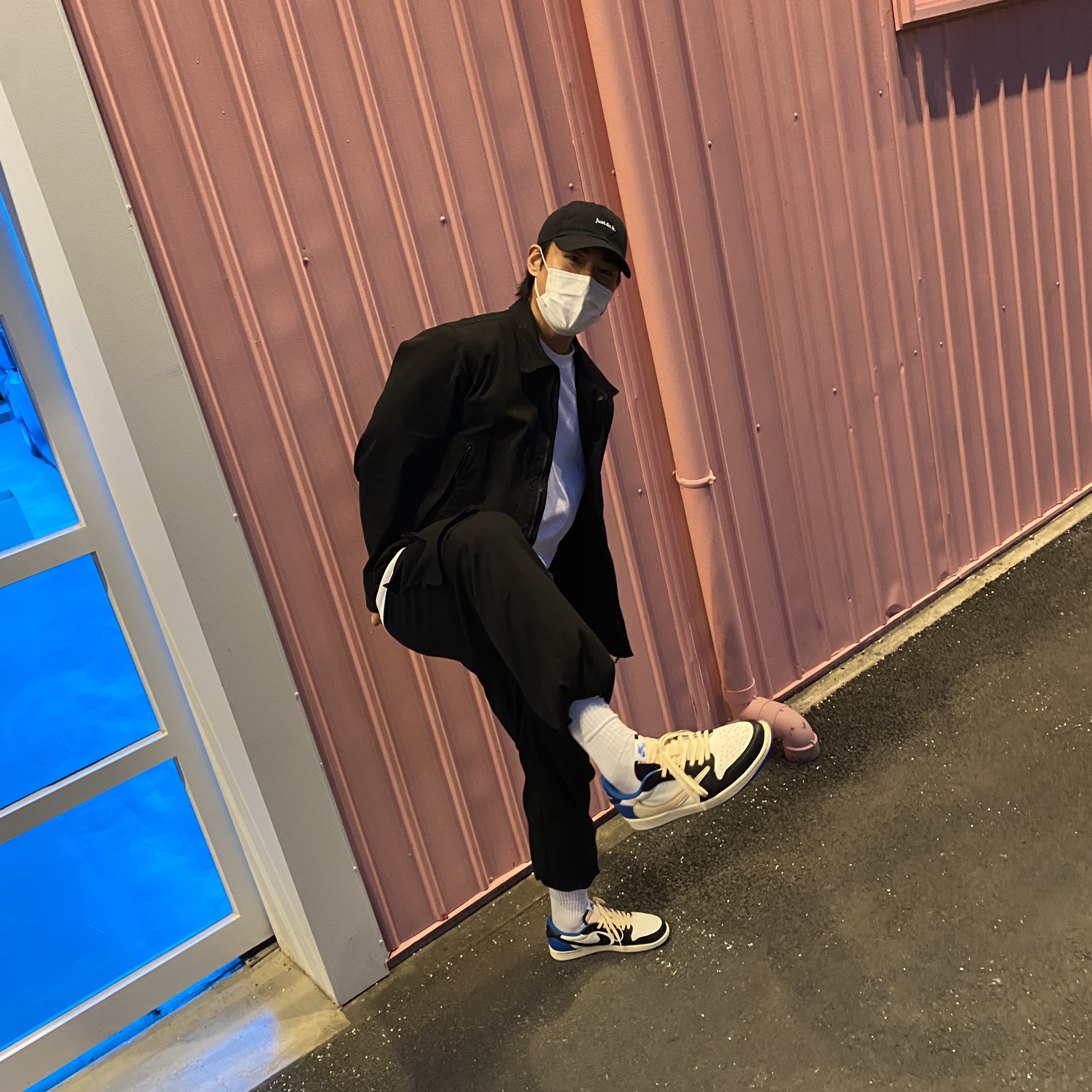 Jordan 1 x Travis Scott x Fragment Retro Low OG SP Military Blue 착용 스타일