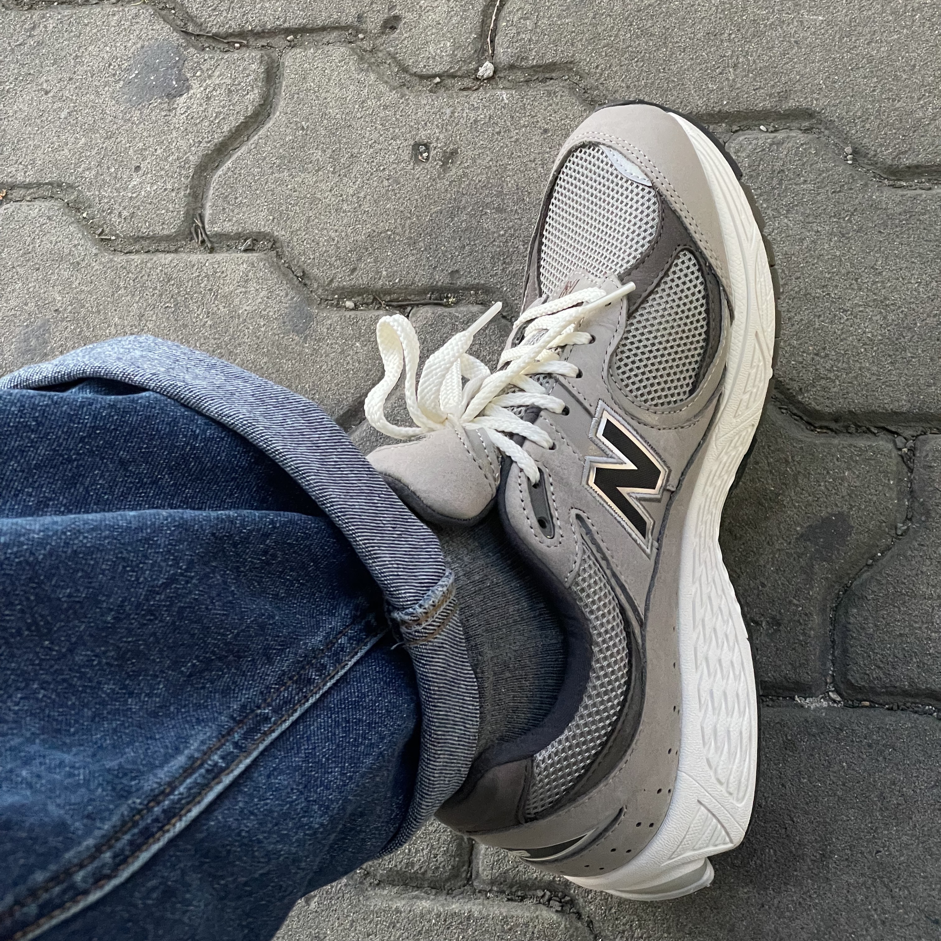 New Balance 2002 Warm Alpaca 착용 스타일