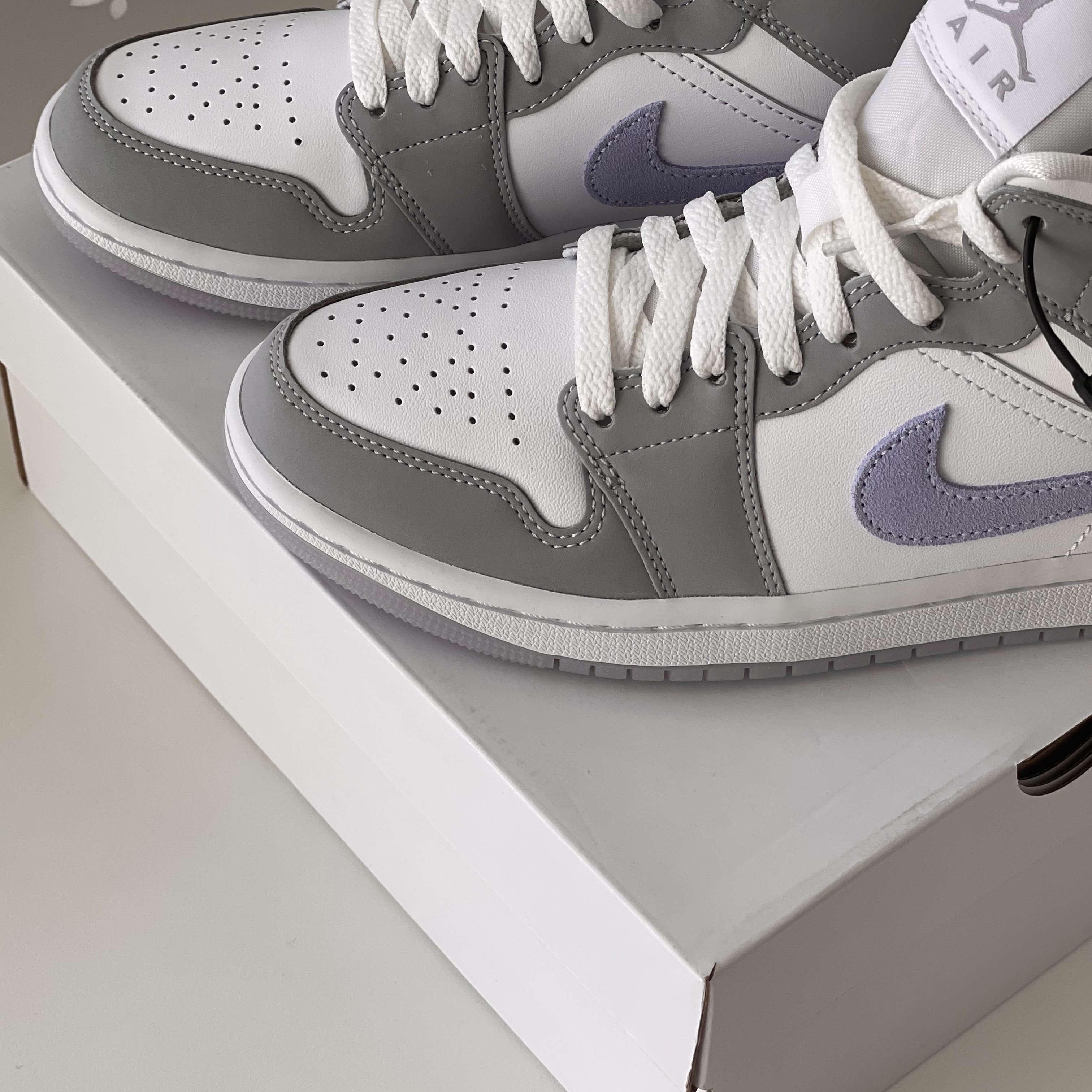 (W) Jordan 1 Mid Wolf Grey 착용 스타일 - 3