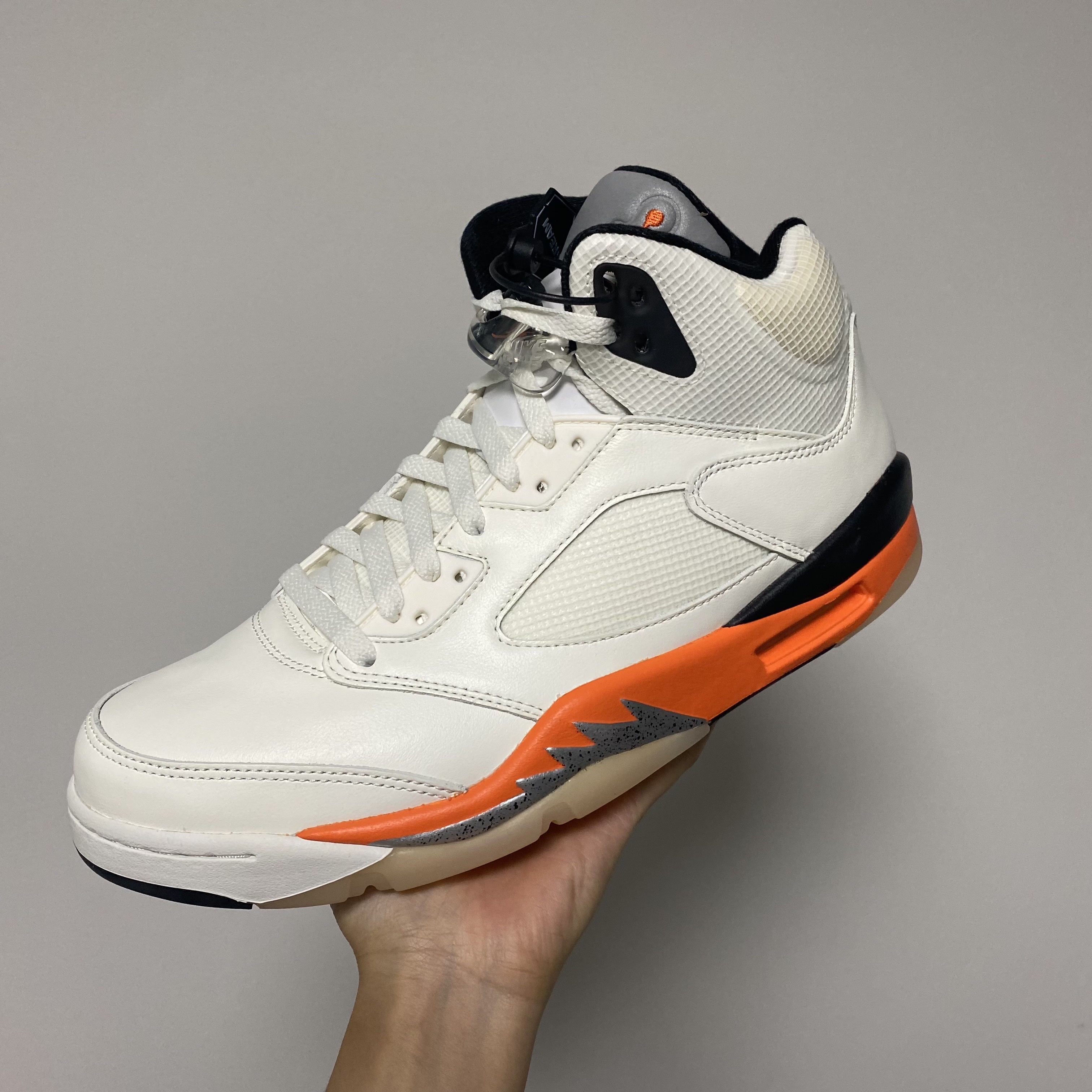Jordan 5 Retro Orange Blaze 착용 스타일 - 1
