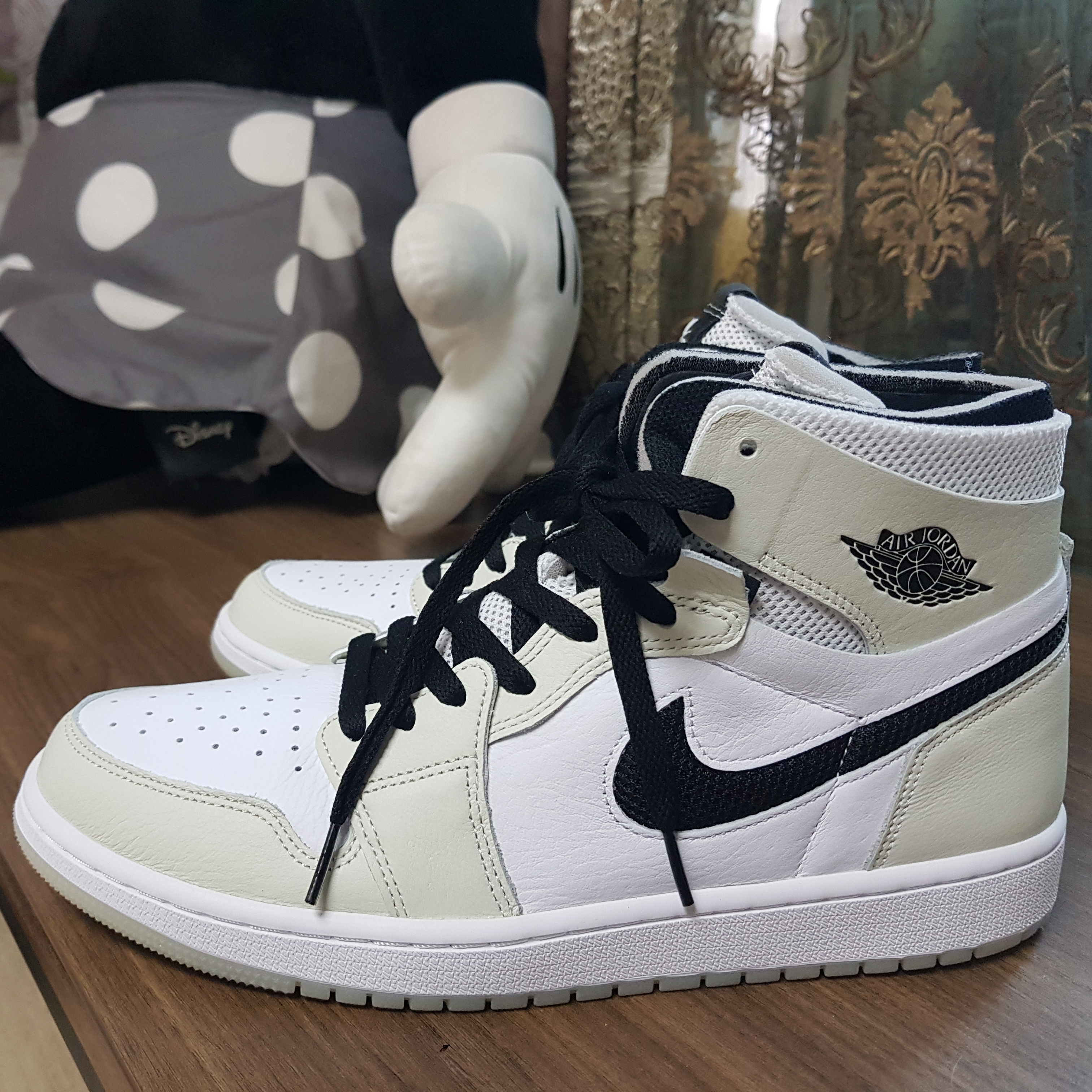 (W) Jordan 1 Zoom Air CMFT Light Bone 착용 스타일 - 1