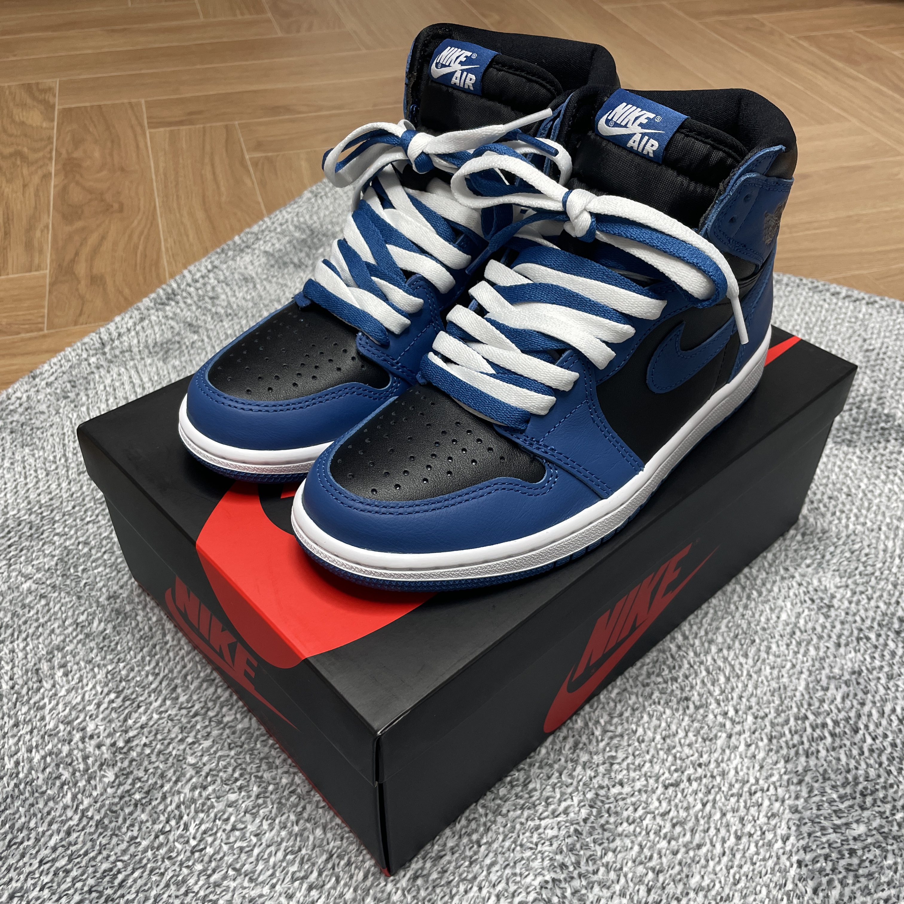 Jordan 1 Retro High OG Dark Marina Blue 착용 스타일