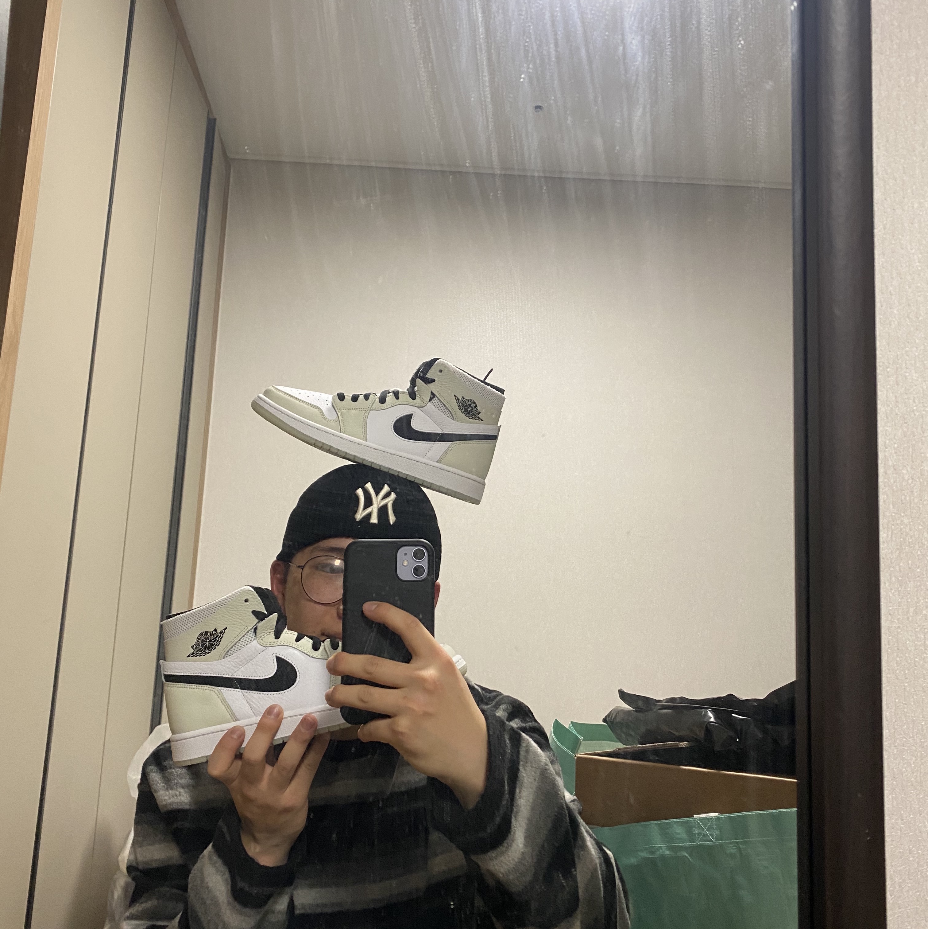 (W) Jordan 1 Zoom Air CMFT Light Bone 착용 스타일