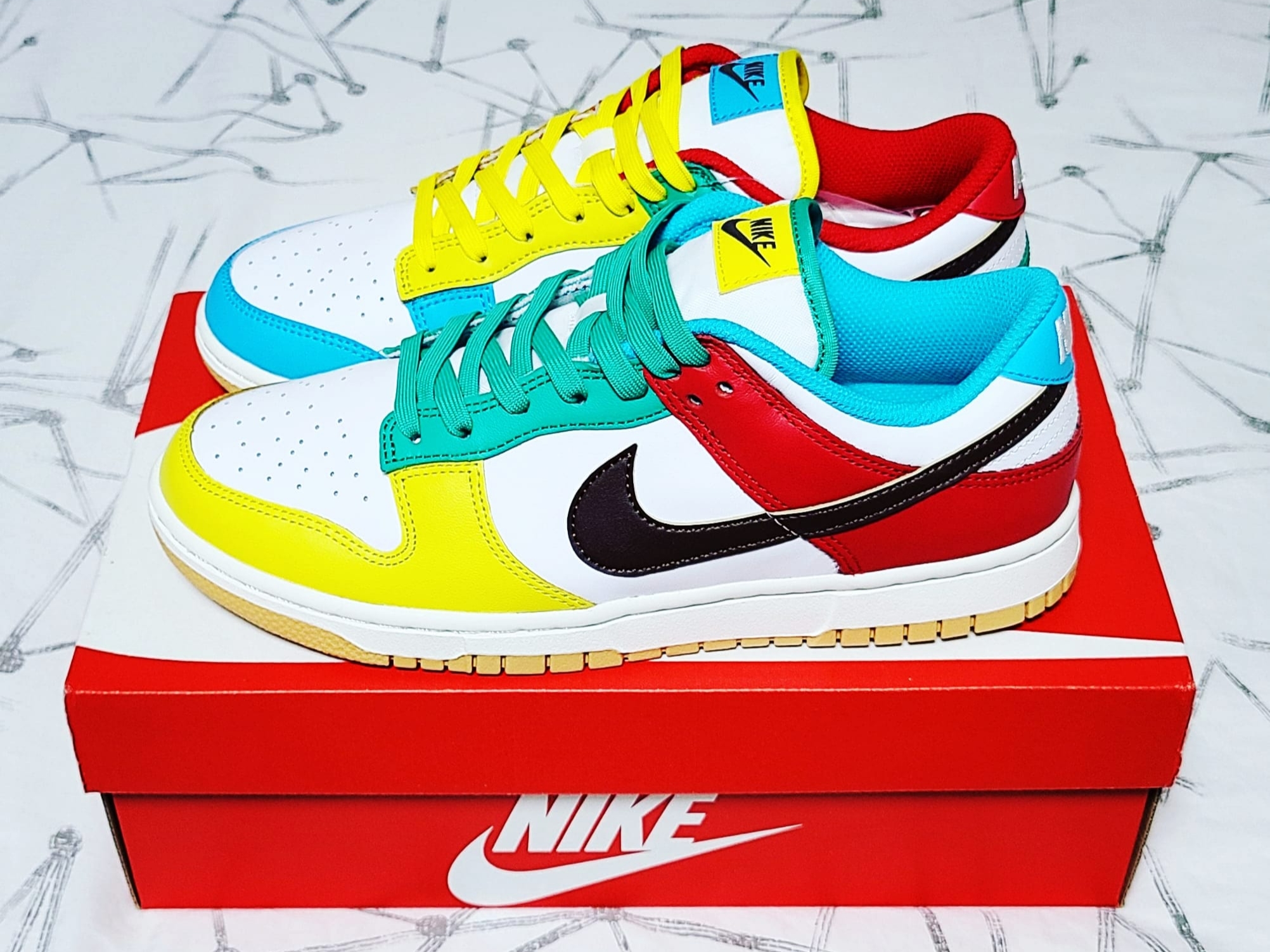 Nike Dunk Low SE Free.99 White 착용 스타일 - 2