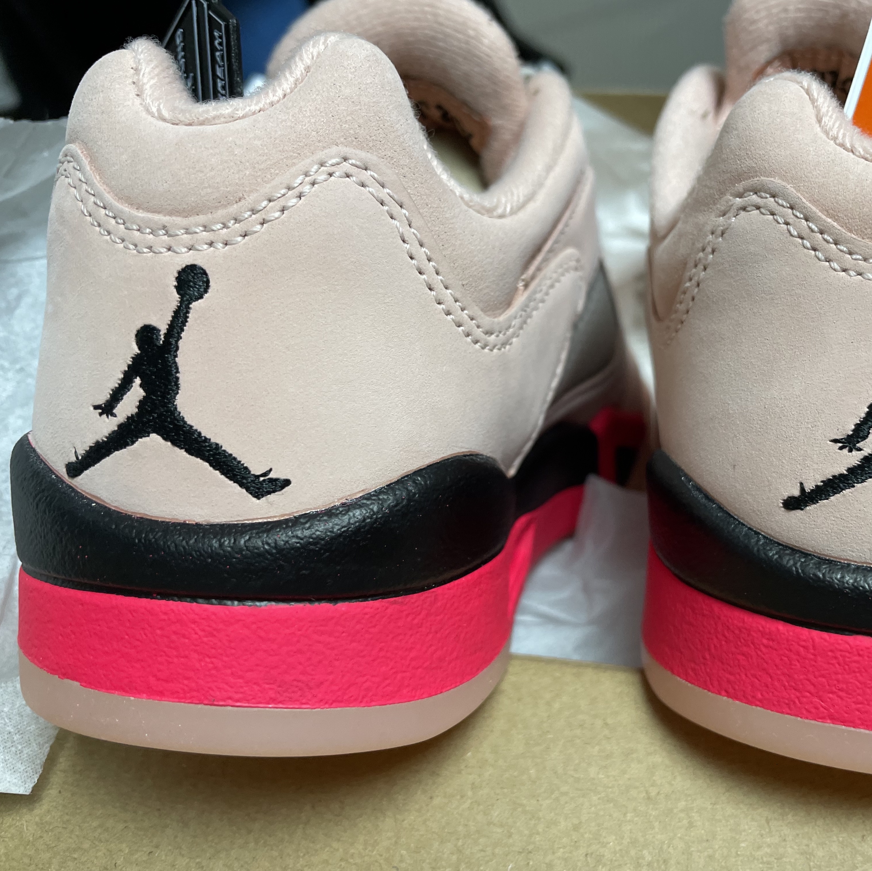 (W) Jordan 5 Retro Low Girls That Hoop, (W) Isabel Marant Mobyli Sweatshirt Light Pink - 22SS 착용 스타일 - 2