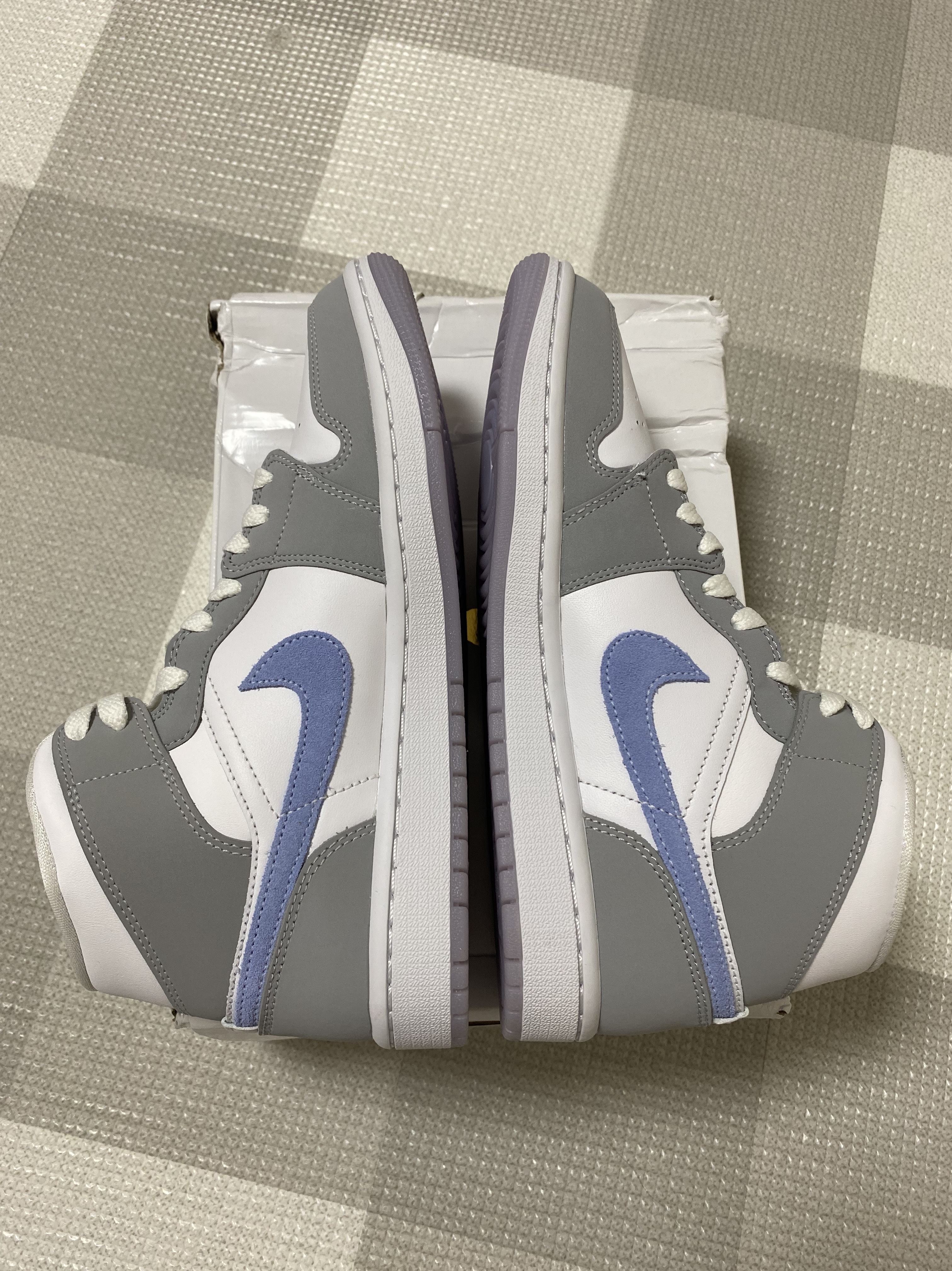 (W) Jordan 1 Mid Wolf Grey 착용 스타일 - 4