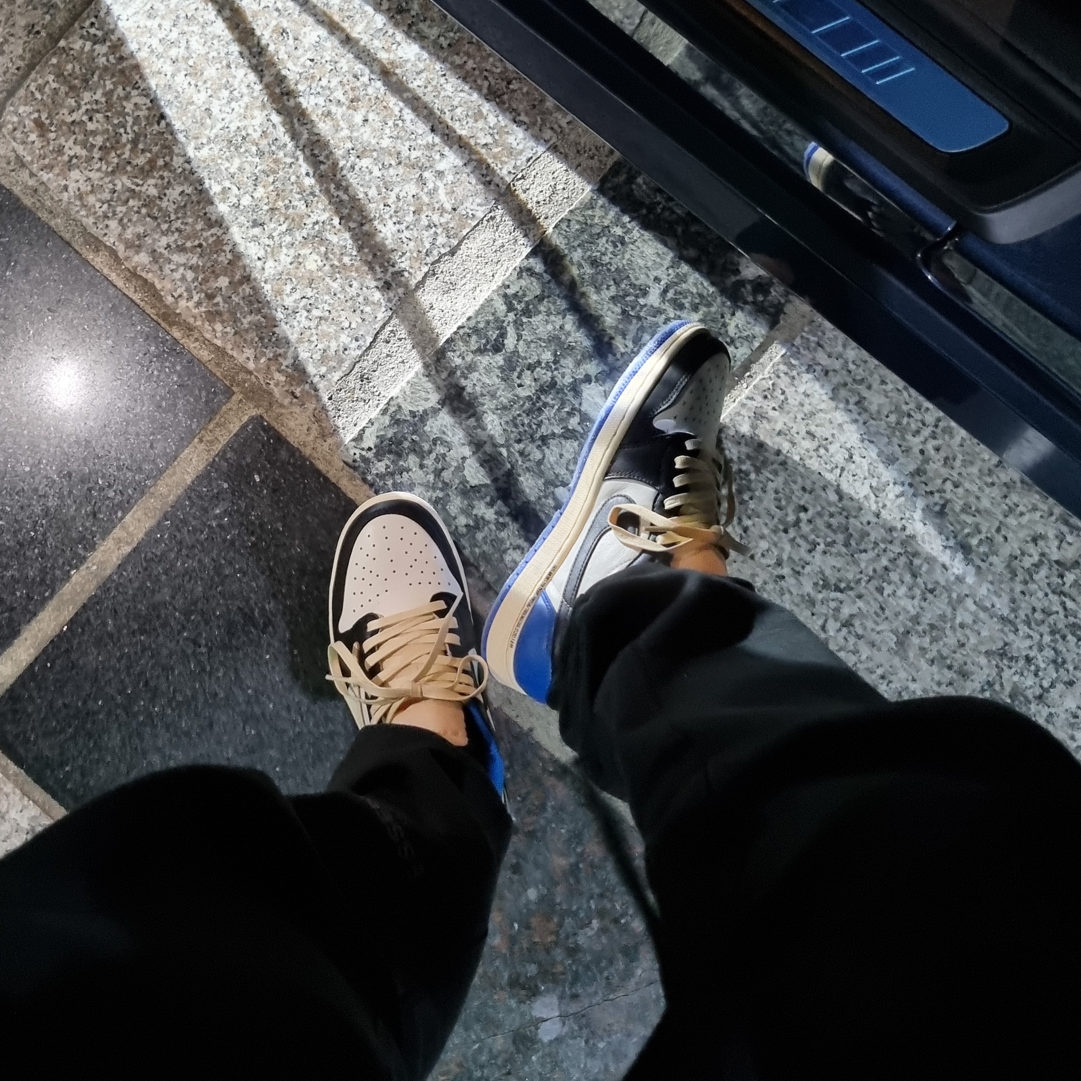 Jordan 1 x Travis Scott x Fragment Retro Low OG SP Military Blue 착용 스타일