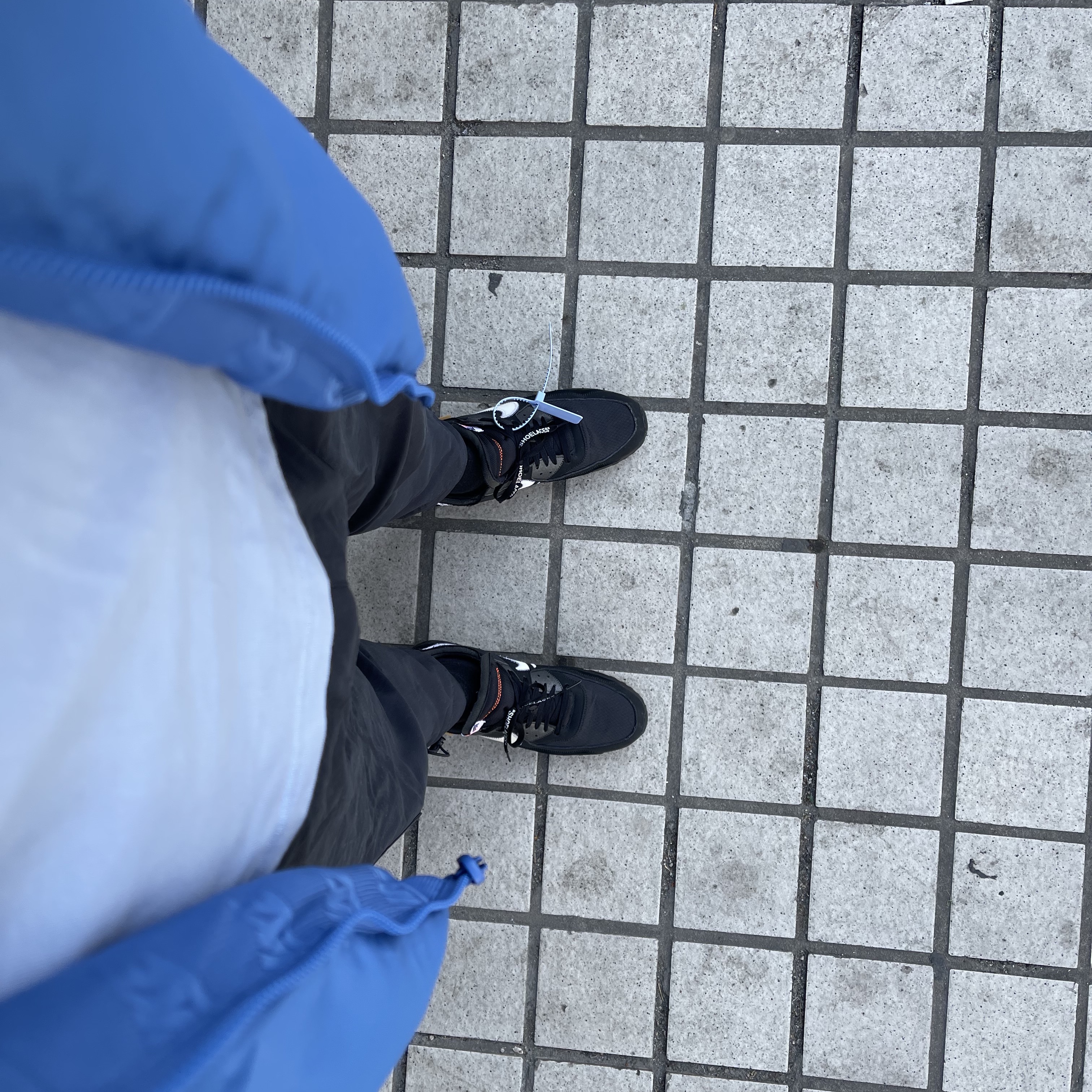 Nike x Off-White Air Max 90 V2 Black White, Supreme x Nike Reversible Puffy Jacket Blue - 21SS 착용 스타일 - 2