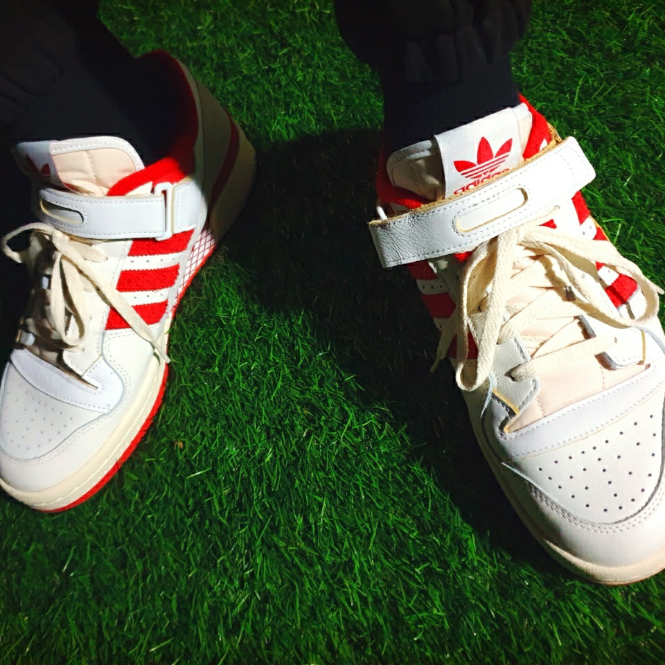 Adidas Forum 84 Low Team Power Red 착용 스타일 - 4