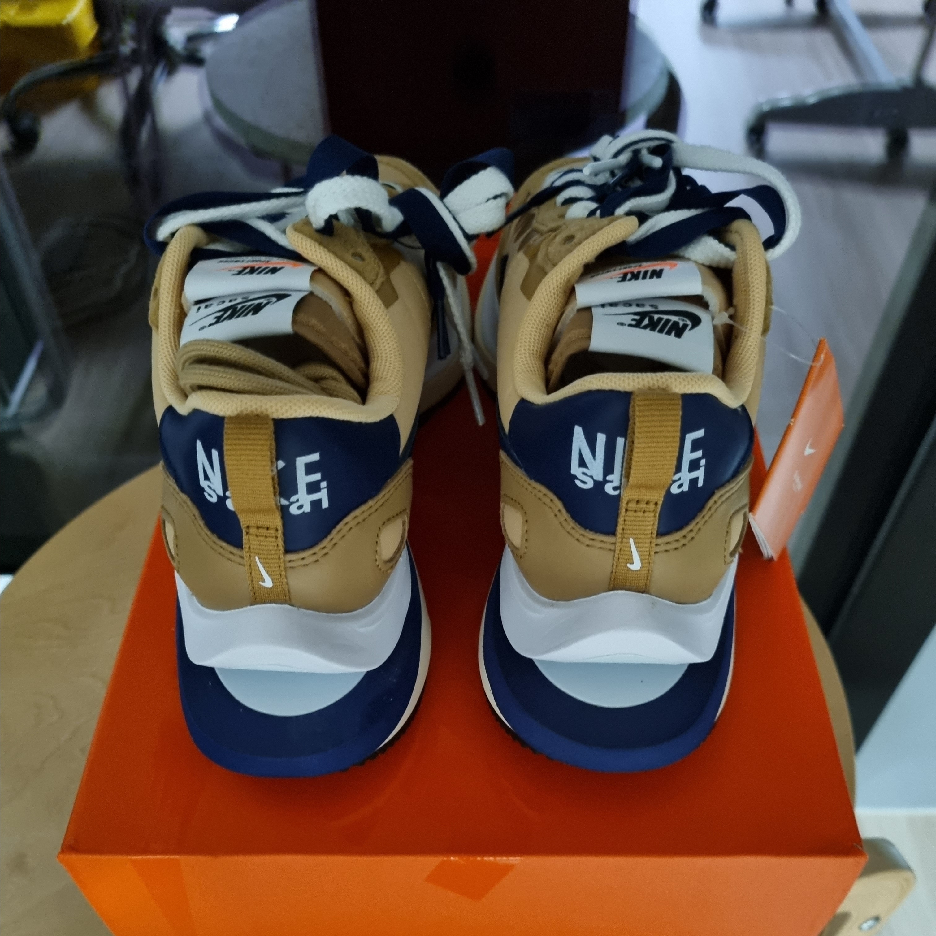 Nike x Sacai VaporWaffle Sesame and Blue Void 착용 스타일 - 1